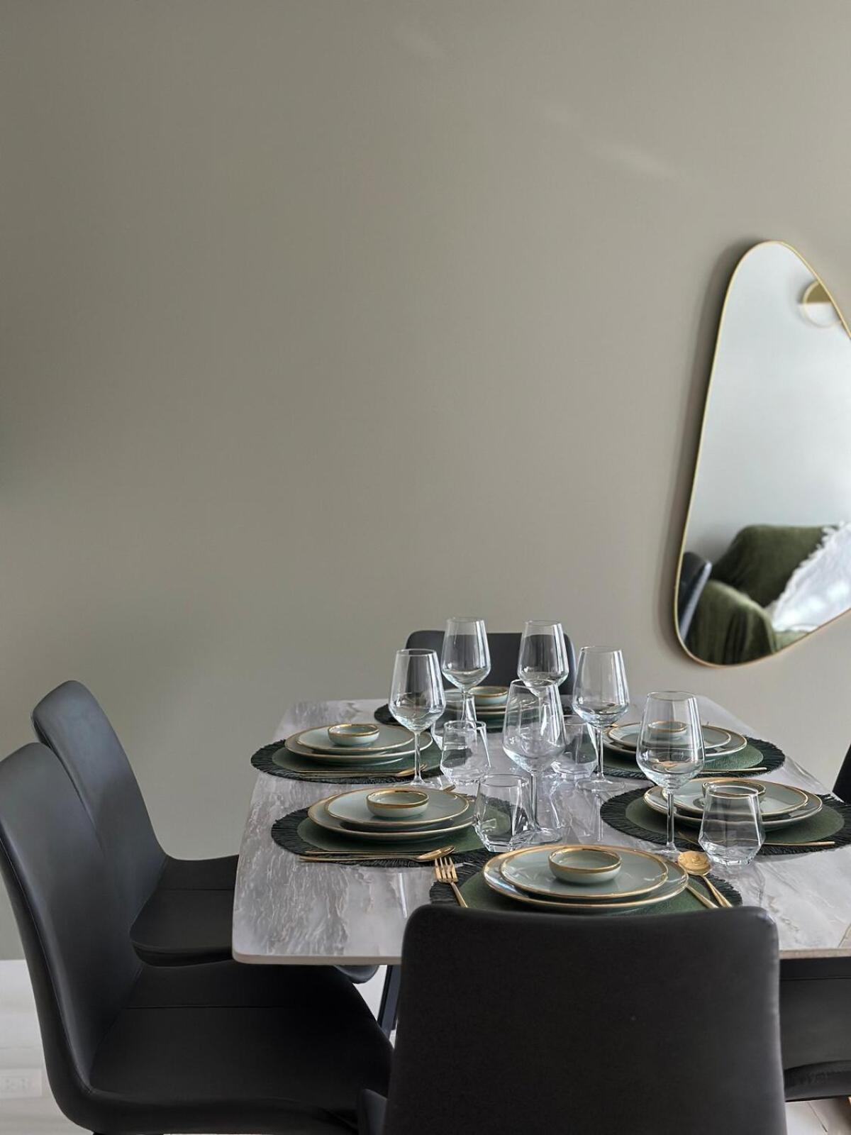 King Size 3-bedroom In Uptown Parksuites Bgc *