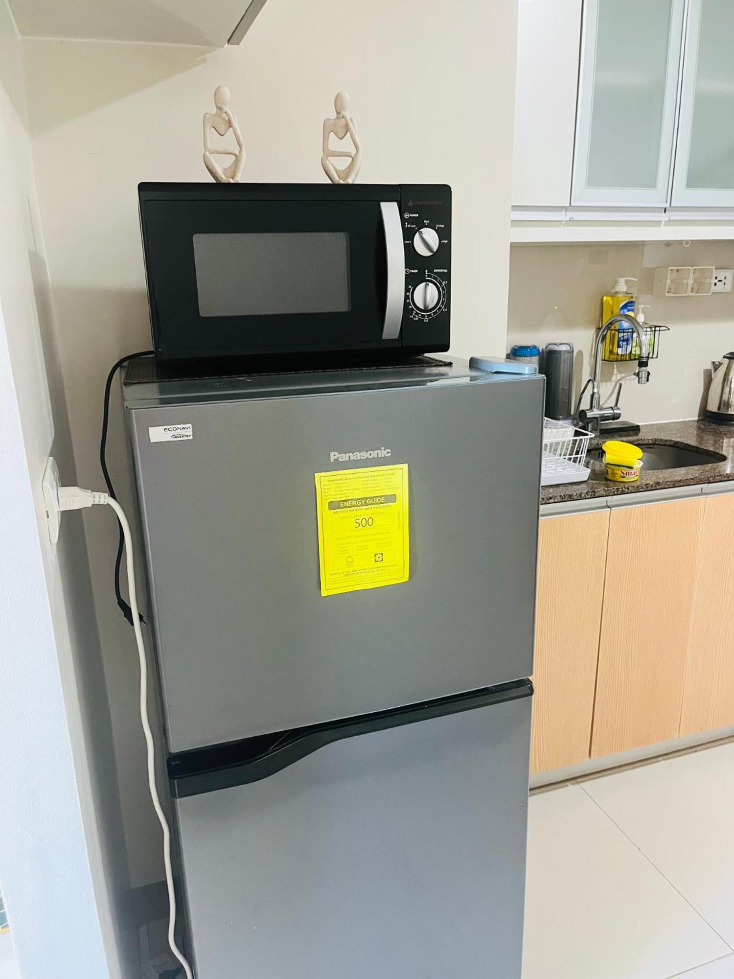 Bgc Simple Elegant 300mbps Wifi,pool,netflix Apartment