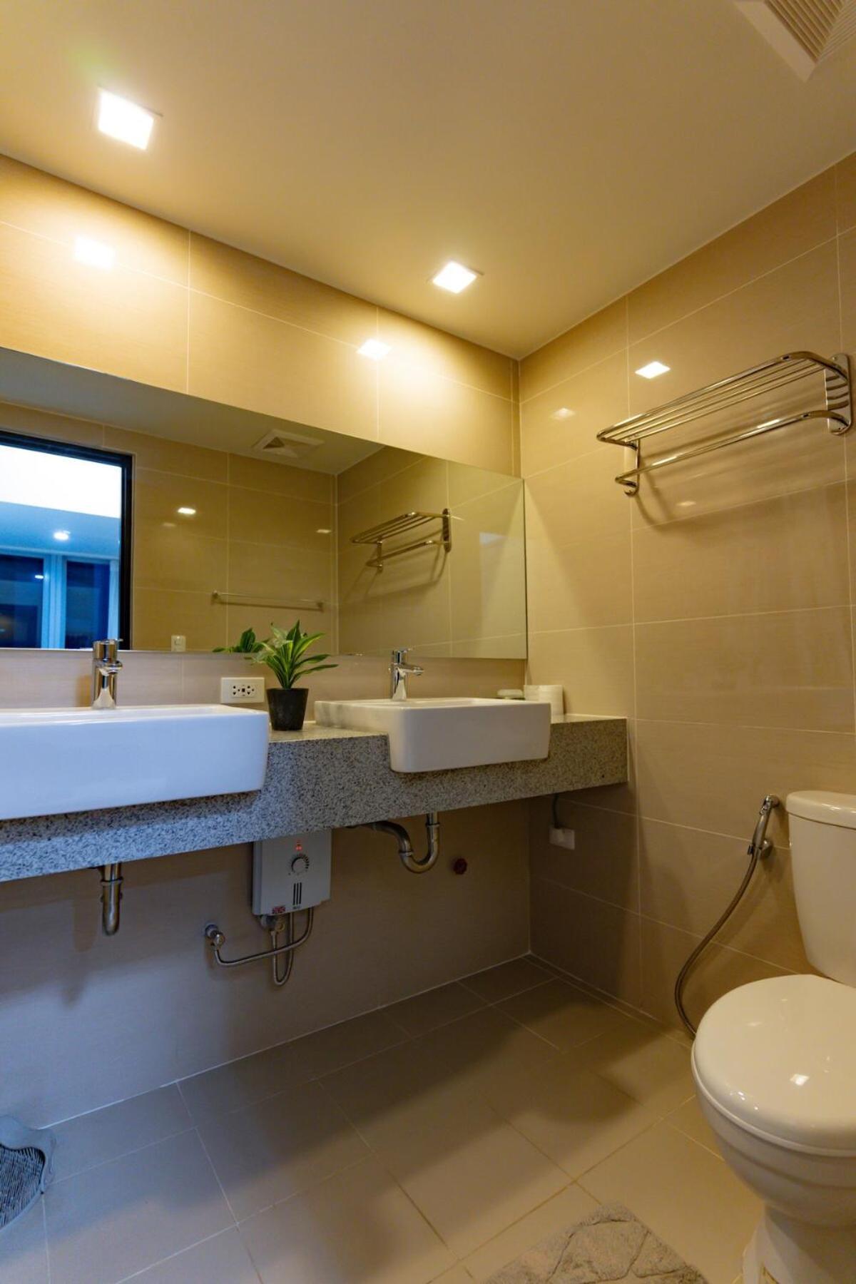 Spacious 3br In Uptown Bgc With King Size Bed, Near Malls And Restaurants * Manila