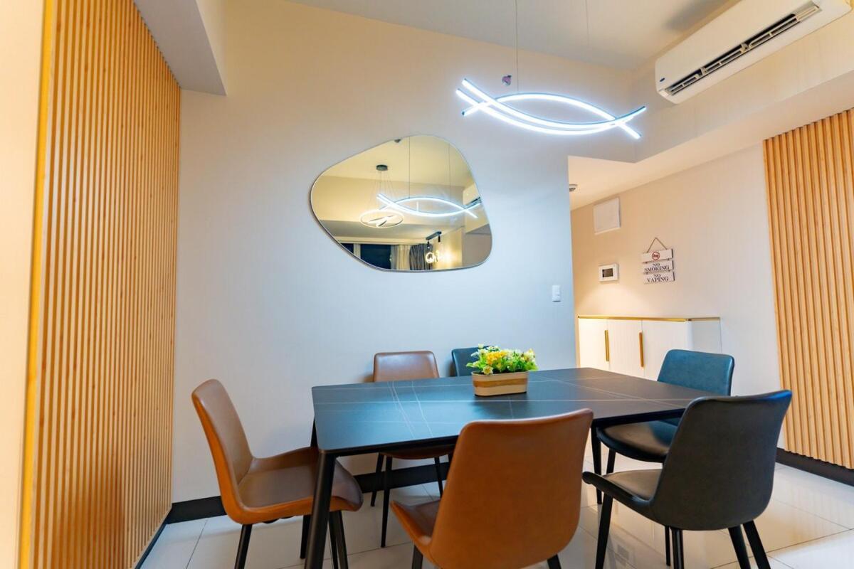 Spacious 3br In Uptown Bgc With King Size Bed, Near Malls And Restaurants *