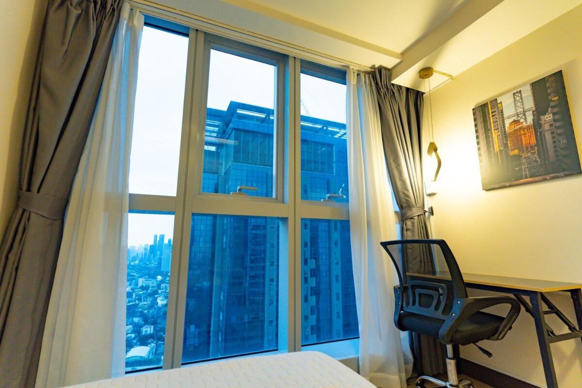 Apartment Spacious 3br In Uptown Bgc With King Size Bed, Near Malls And Restaurants *