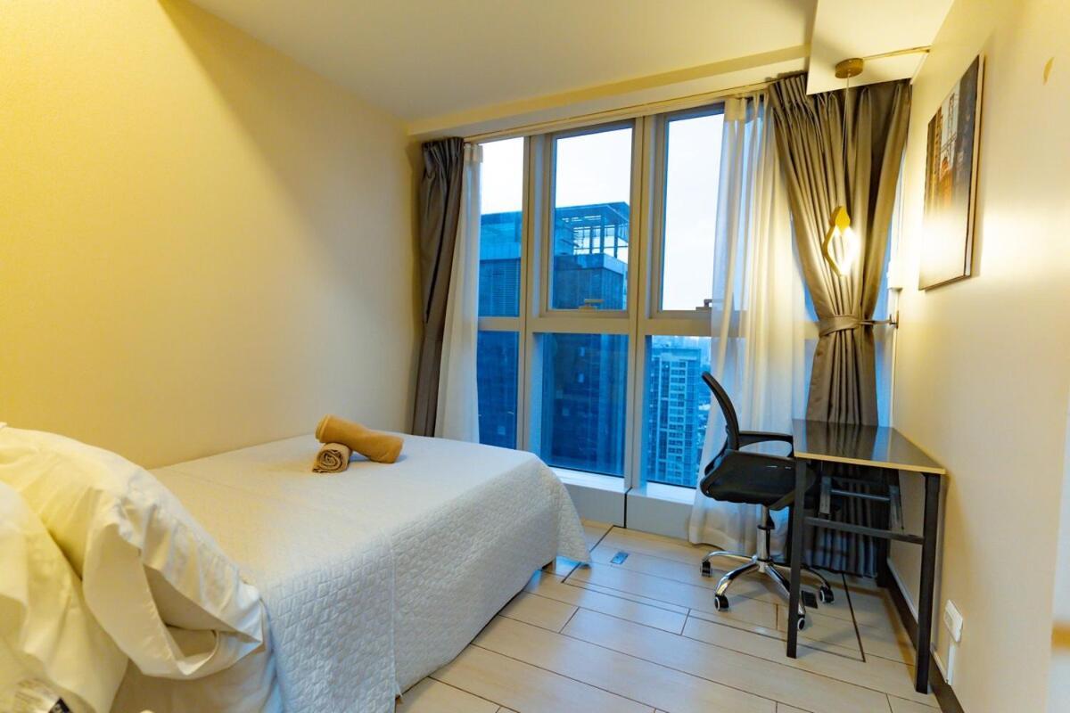 Spacious 3br In Uptown Bgc With King Size Bed, Near Malls And Restaurants Apartment *
