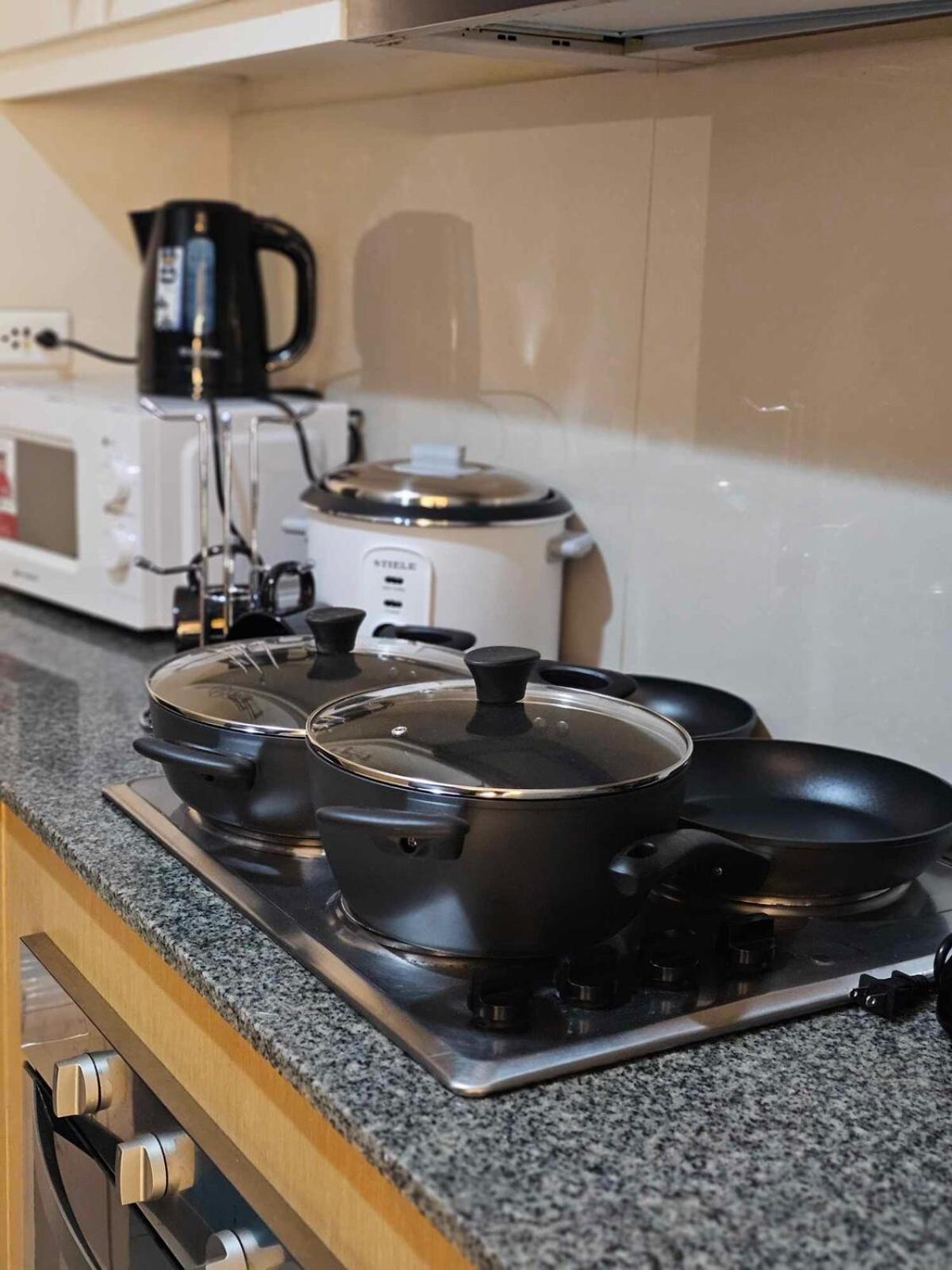 Spacious 3br In Uptown Bgc With King Size Bed, Near Malls And Restaurants * Manila