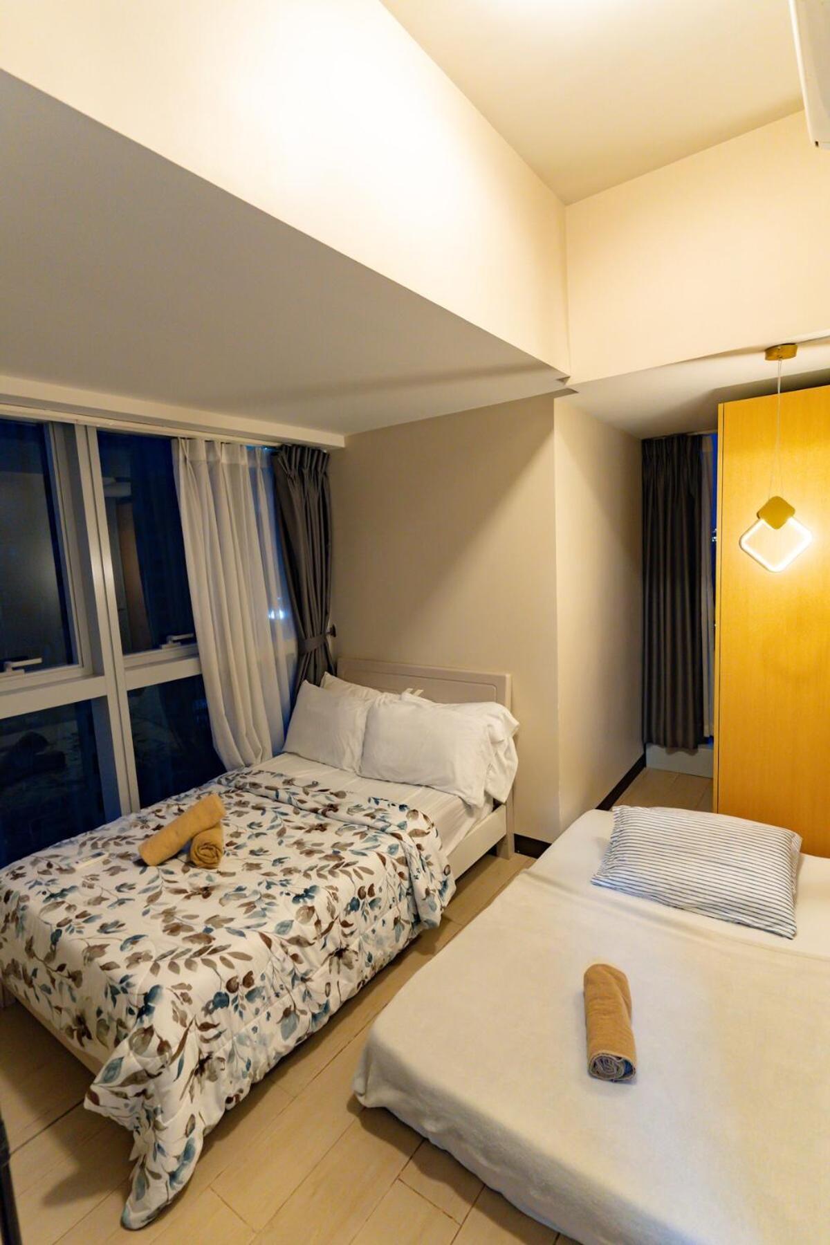 Spacious 3br In Uptown Bgc With King Size Bed, Near Malls And Restaurants Apartment