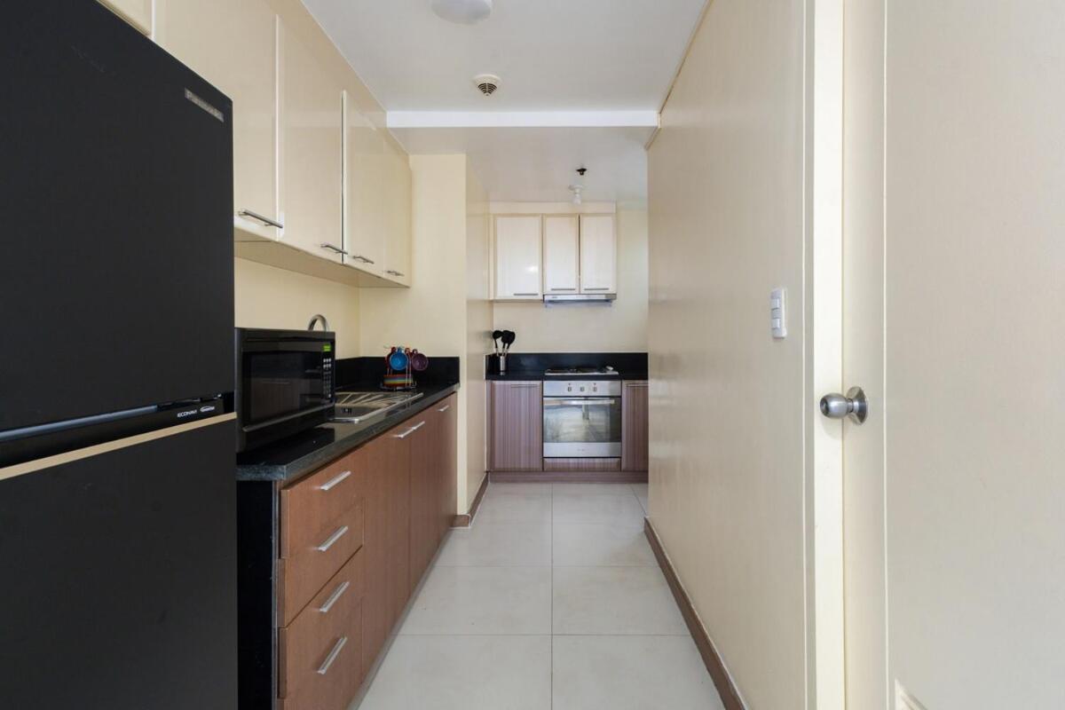 Minimalist Haven 3br Unit At Mckinley Hill Manila