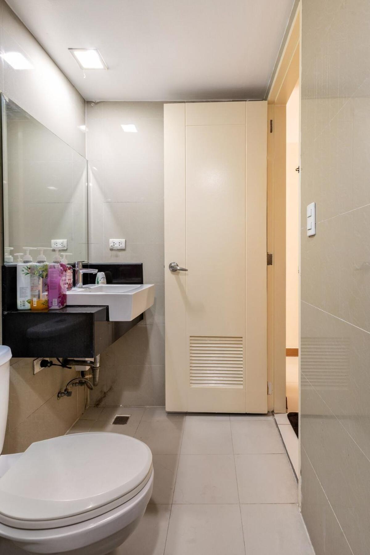 Minimalist Haven 3br Unit At Mckinley Hill * Manila