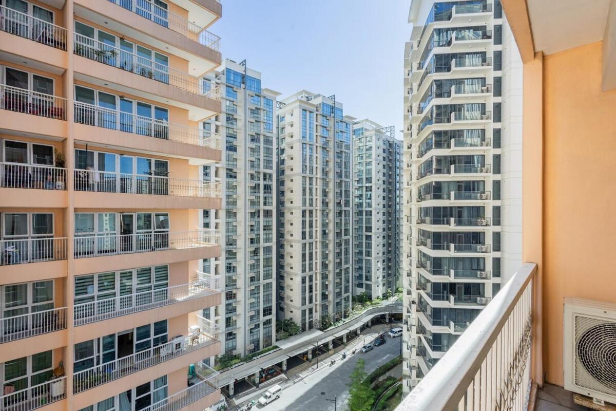 Minimalist Haven 3br Unit At Mckinley Hill Apartment Manila
