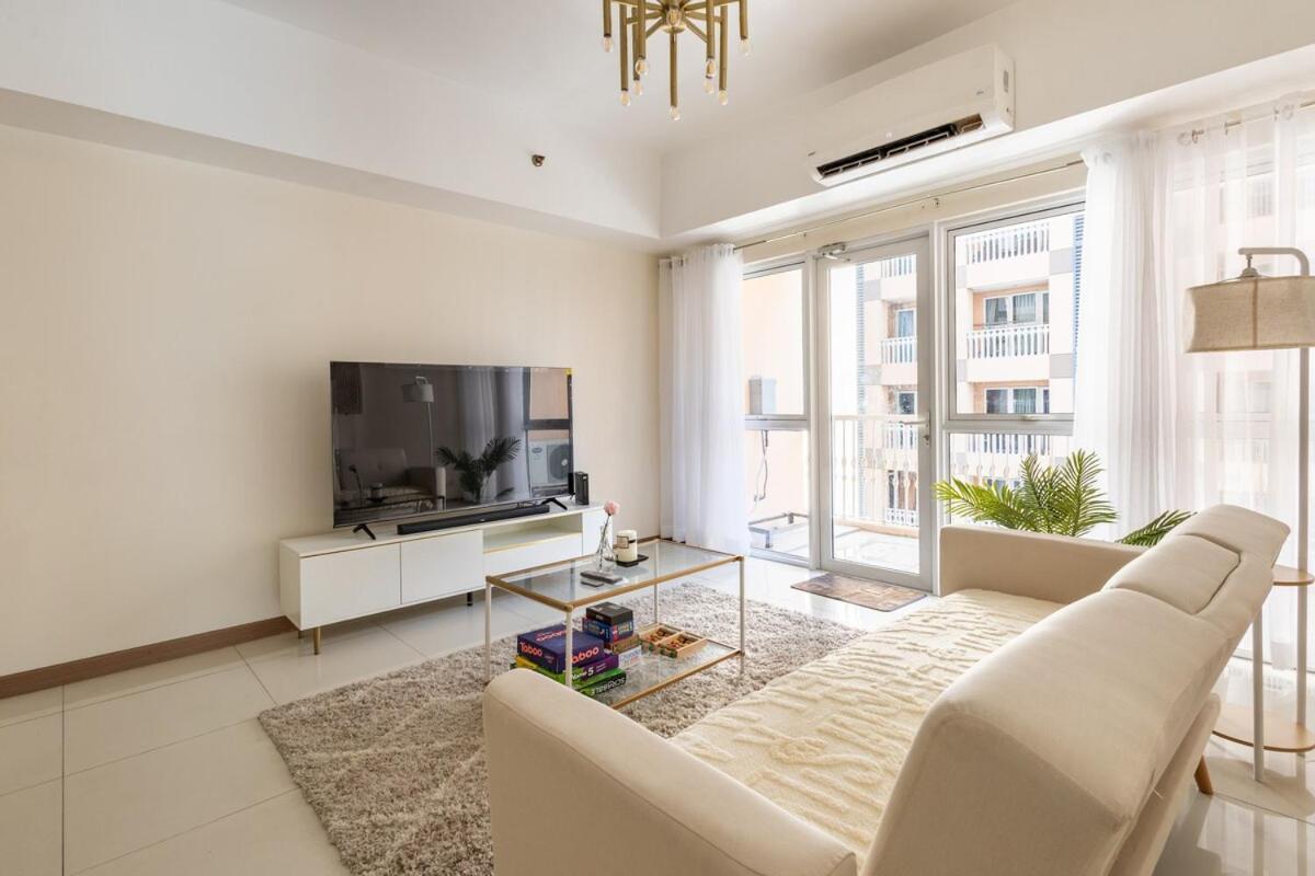 Minimalist Haven 3br Unit At Mckinley Hill * Manila