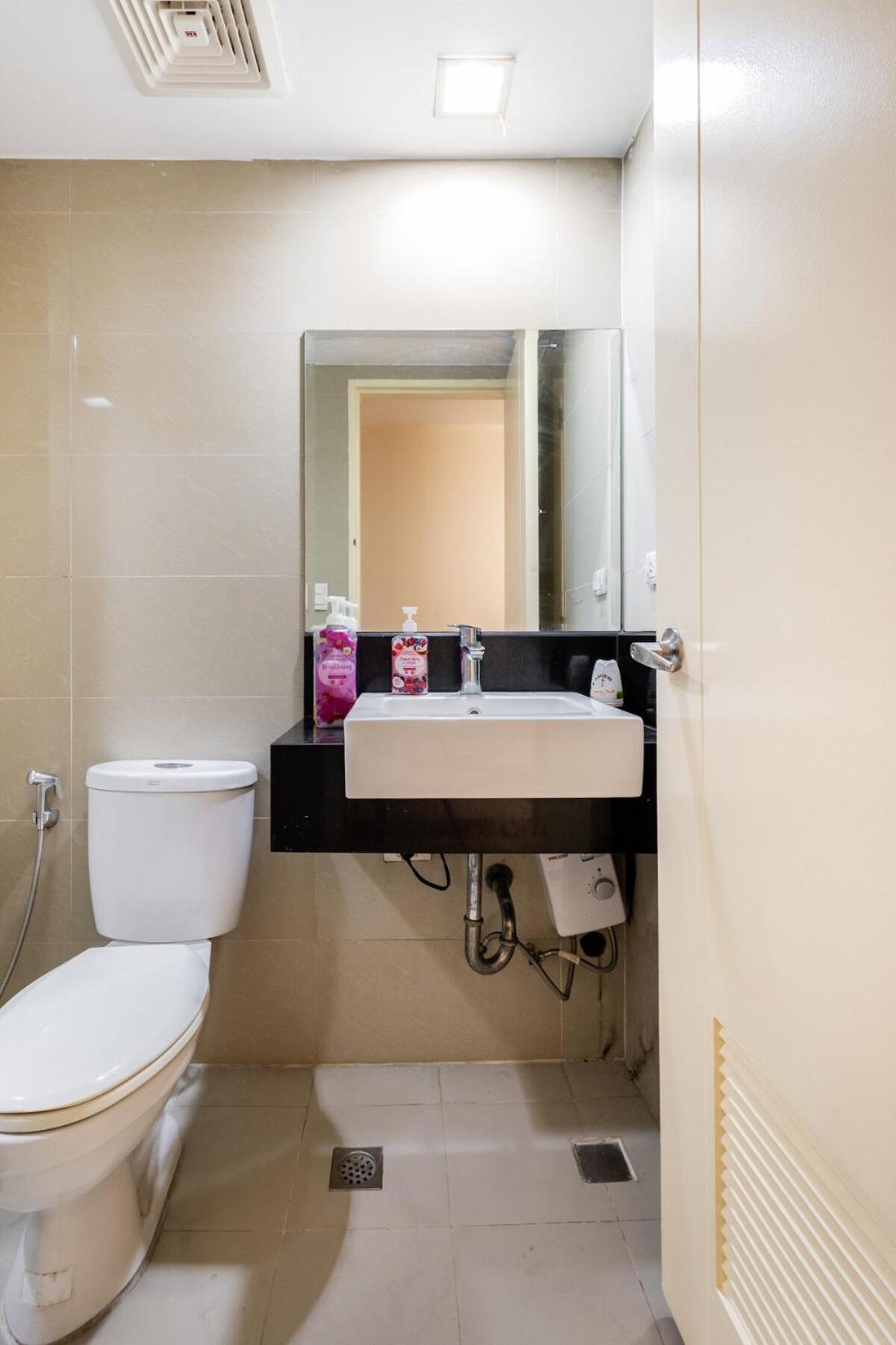 Minimalist Haven 3br Unit At Mckinley Hill * Manila