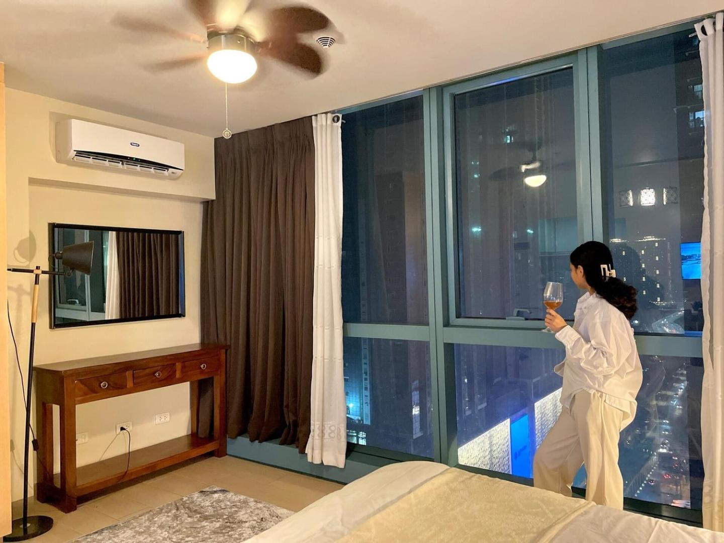 Luxury Bgc At Uptown Area #oursw21e Holiday home *