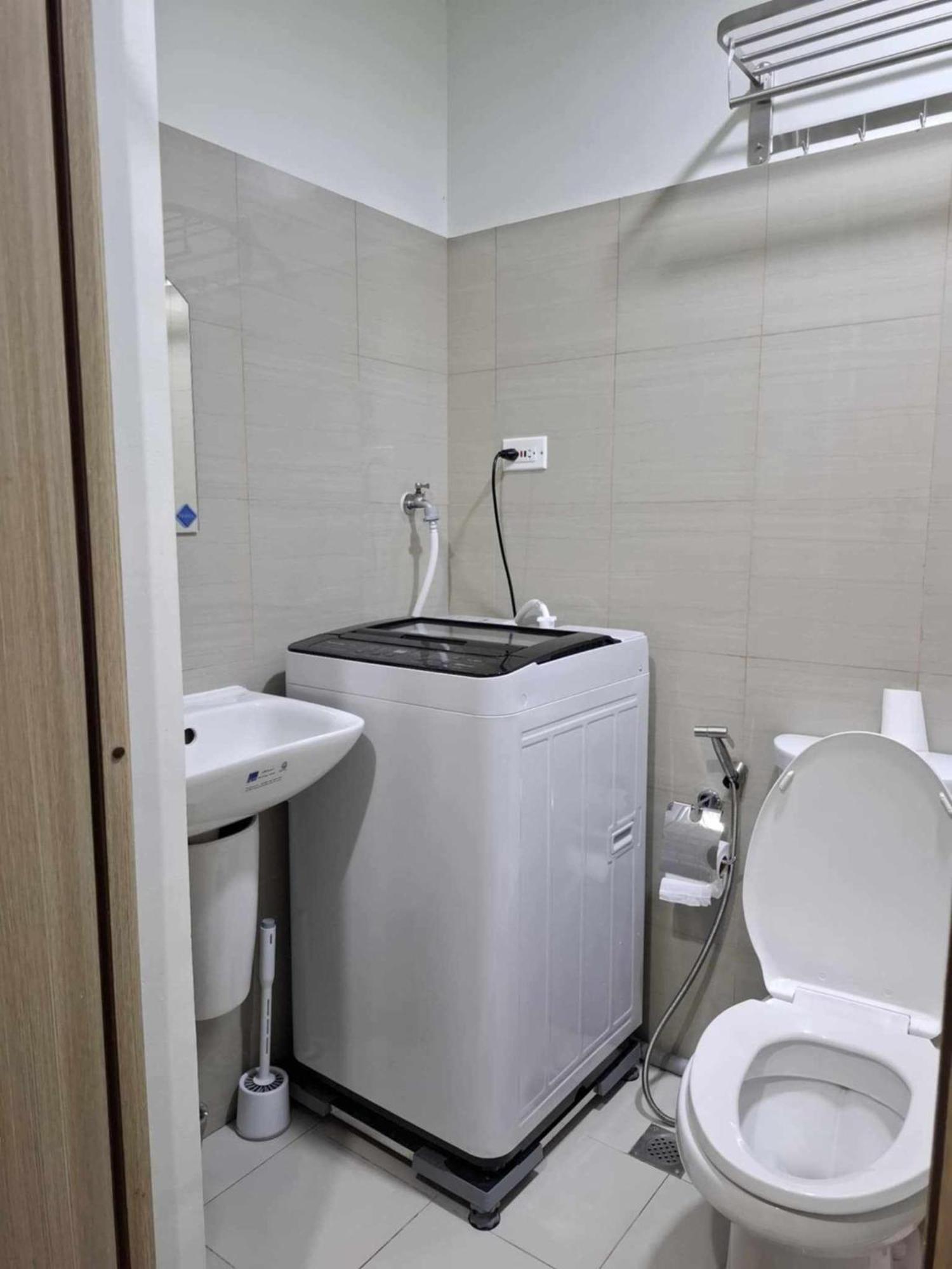 Shore 2 Residences Moa Pasay Naia Aparthotel *