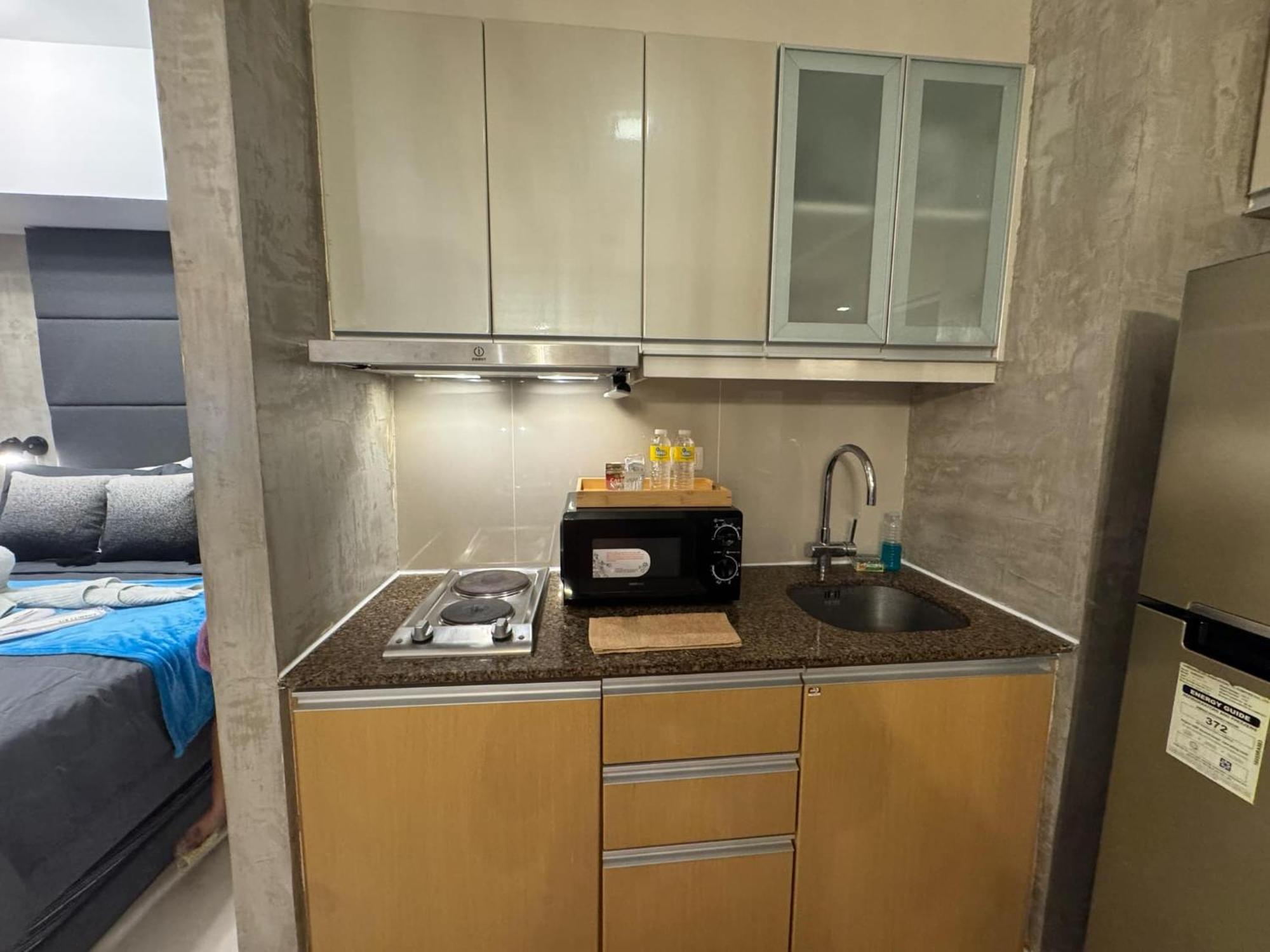 Apartment Industrial Chic In Mckinley Hill Walk To Venice Mall