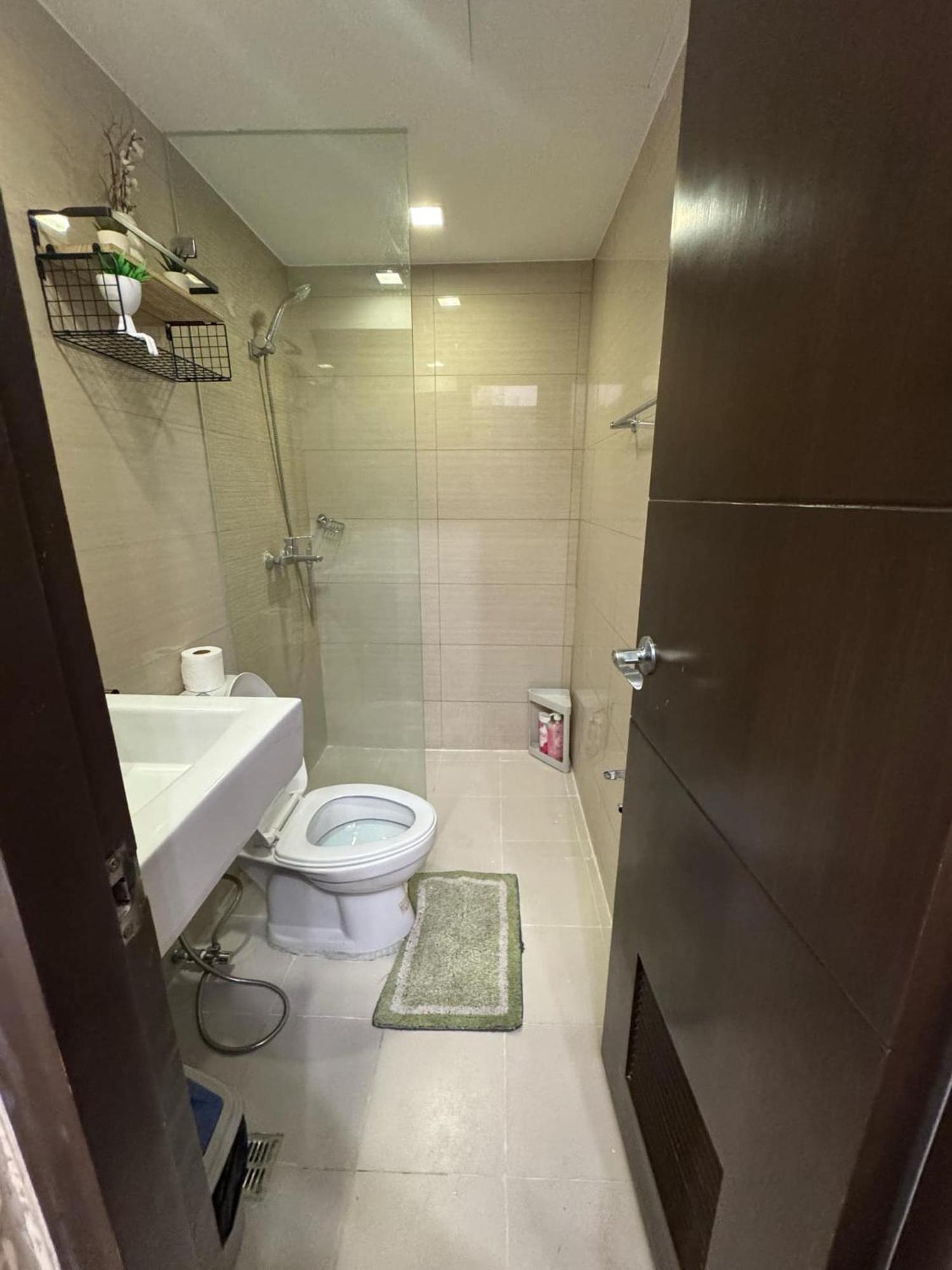 Apartment Industrial Chic In Mckinley Hill Walk To Venice Mall