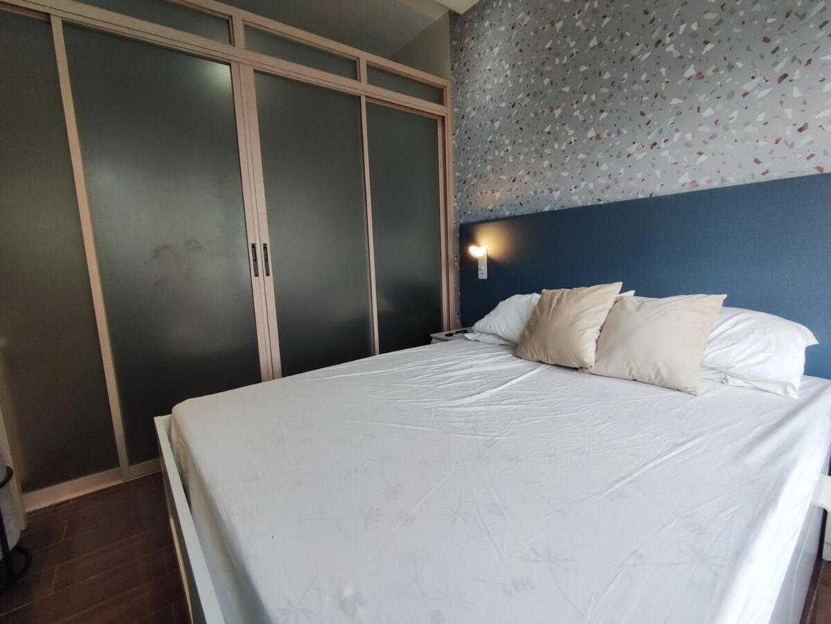 Newly Designed 1br Of Makati