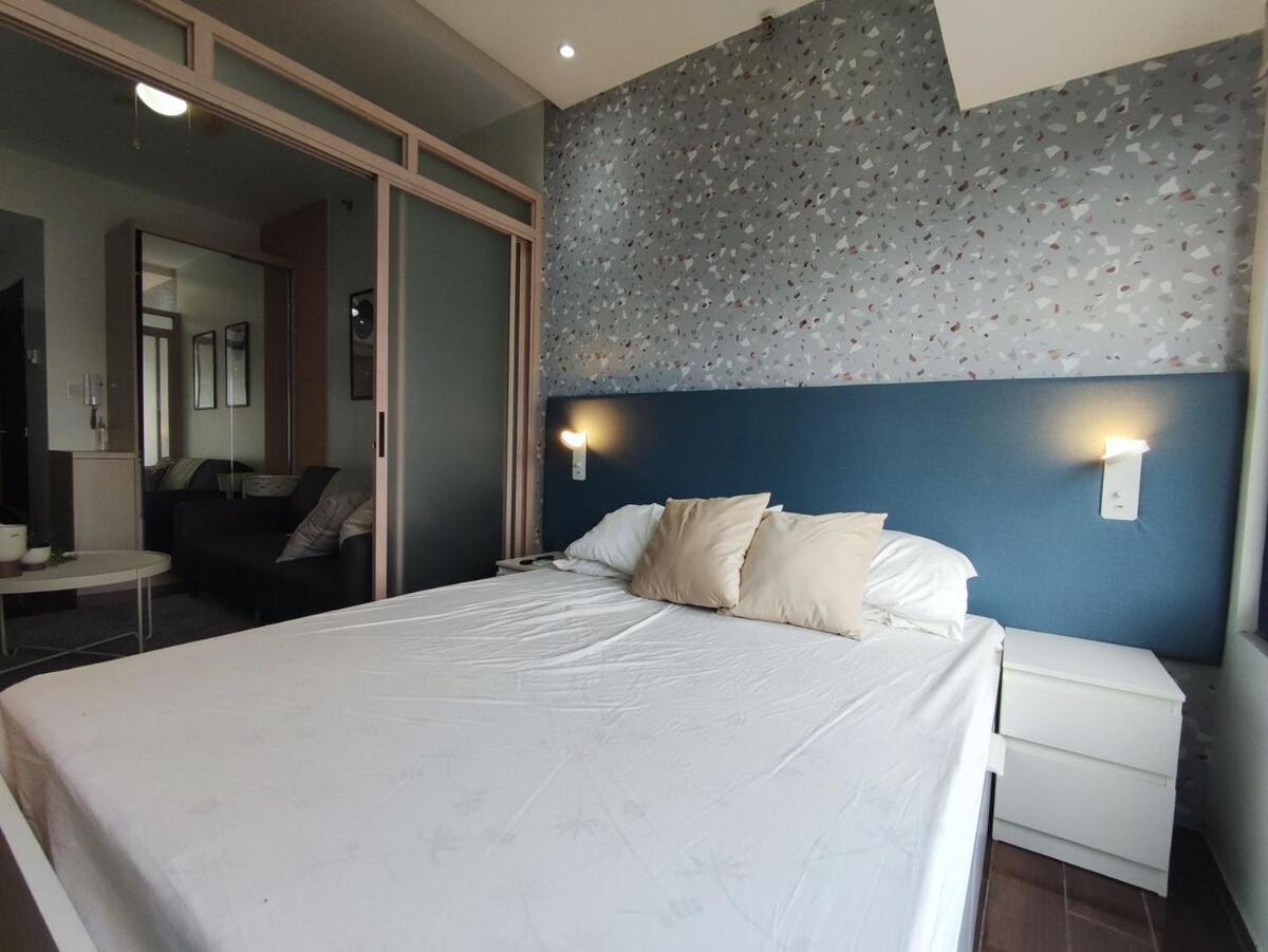 Newly Designed 1br Of Makati Apartment