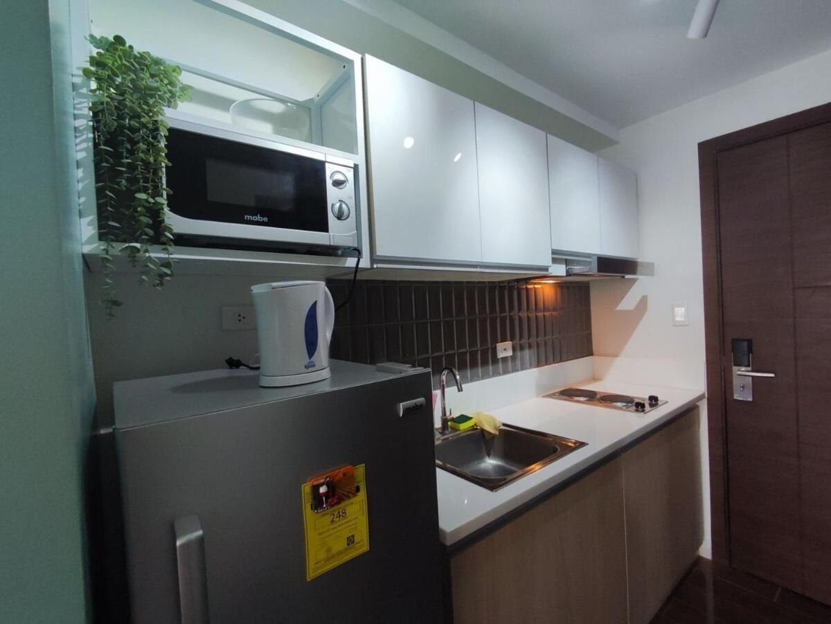 Newly Designed 1br Of Makati Manila