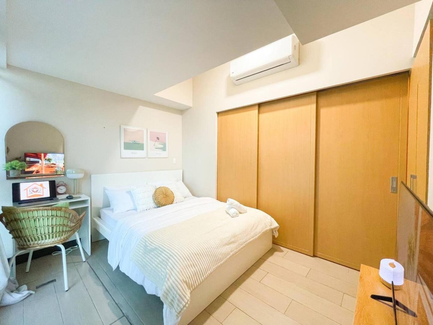 Holiday home Luxurious Modern Bgc At Uptown #upt131h Manila