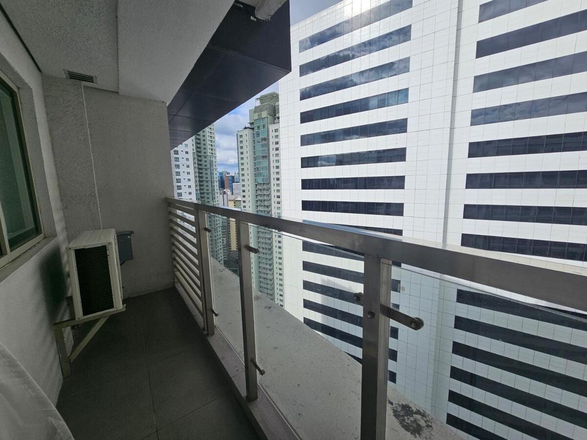 The Residences At Bcct By Ph Cozy Retreat With Hotel-style Comforts And Convenience, Location In Bgc *