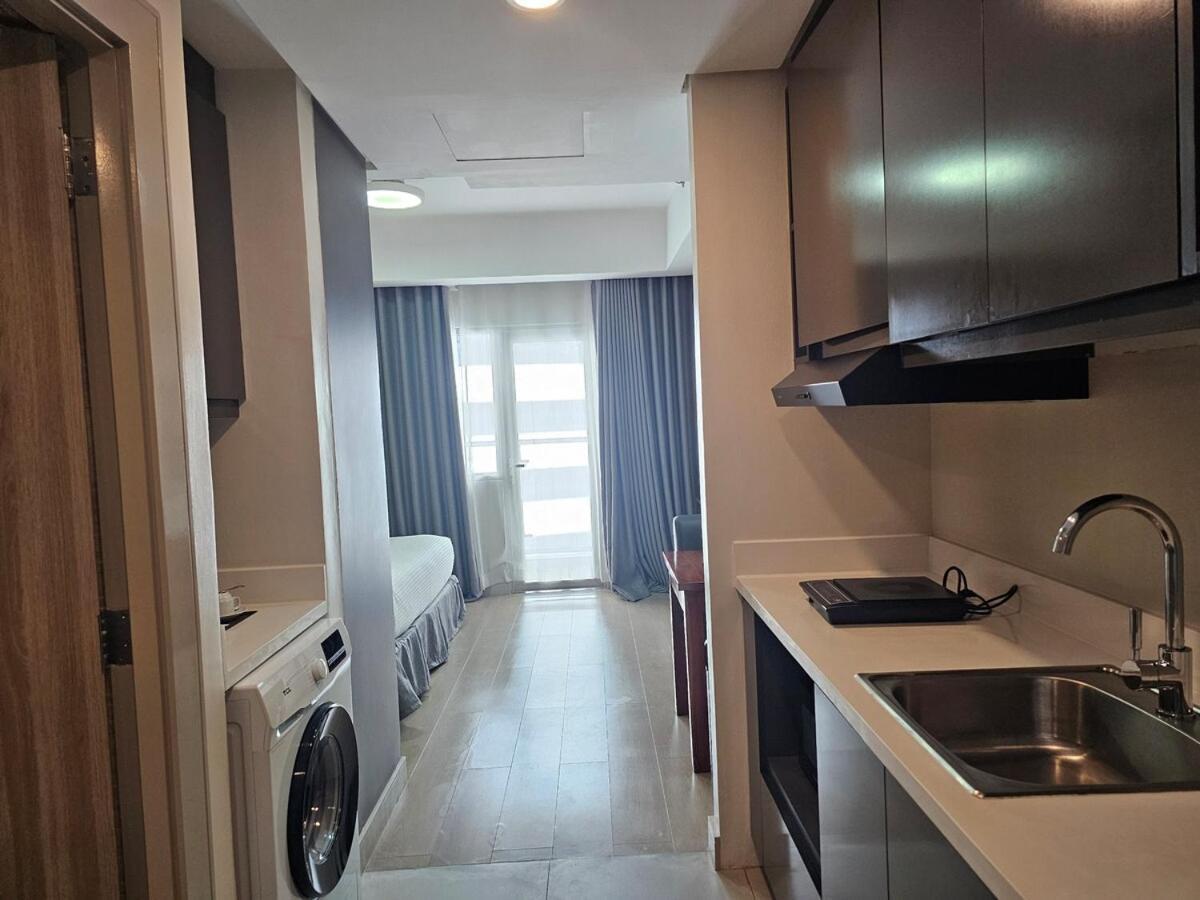The Residences At Bcct By Ph Cozy Retreat With Hotel-style Comforts And Convenience, Location In Bgc