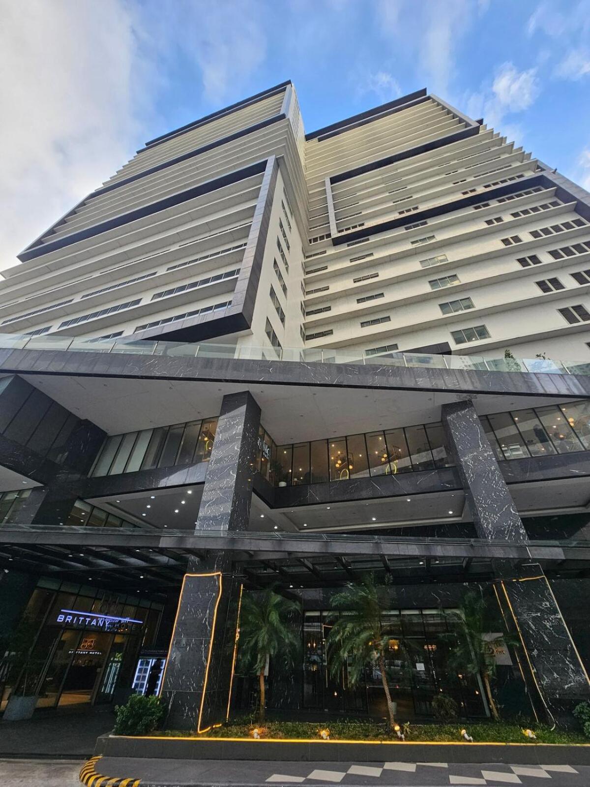 Apartment The Residences At Bcct By Ph Cozy Retreat With Hotel-style Comforts And Convenience, Location In Bgc