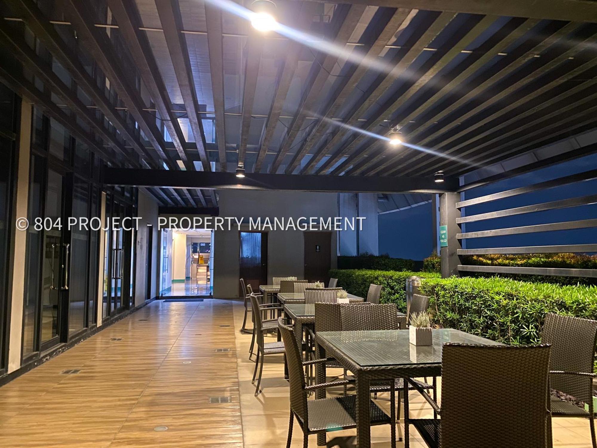 Aparthotel Charles' Place At Vinia Residences, Near Trinoma, Sm North, Vertis North, Quezon Manila