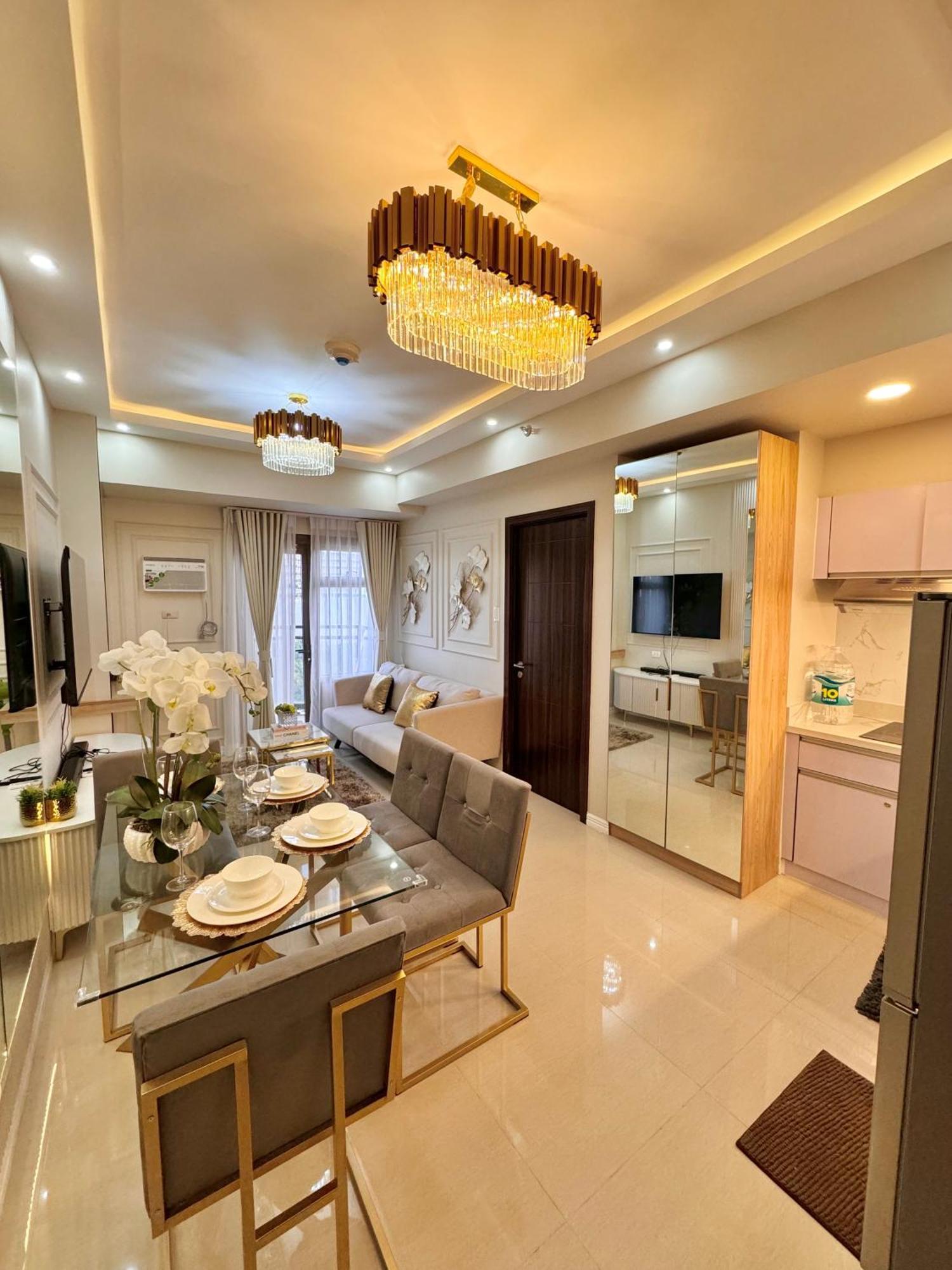 Manila Bay Guest house *