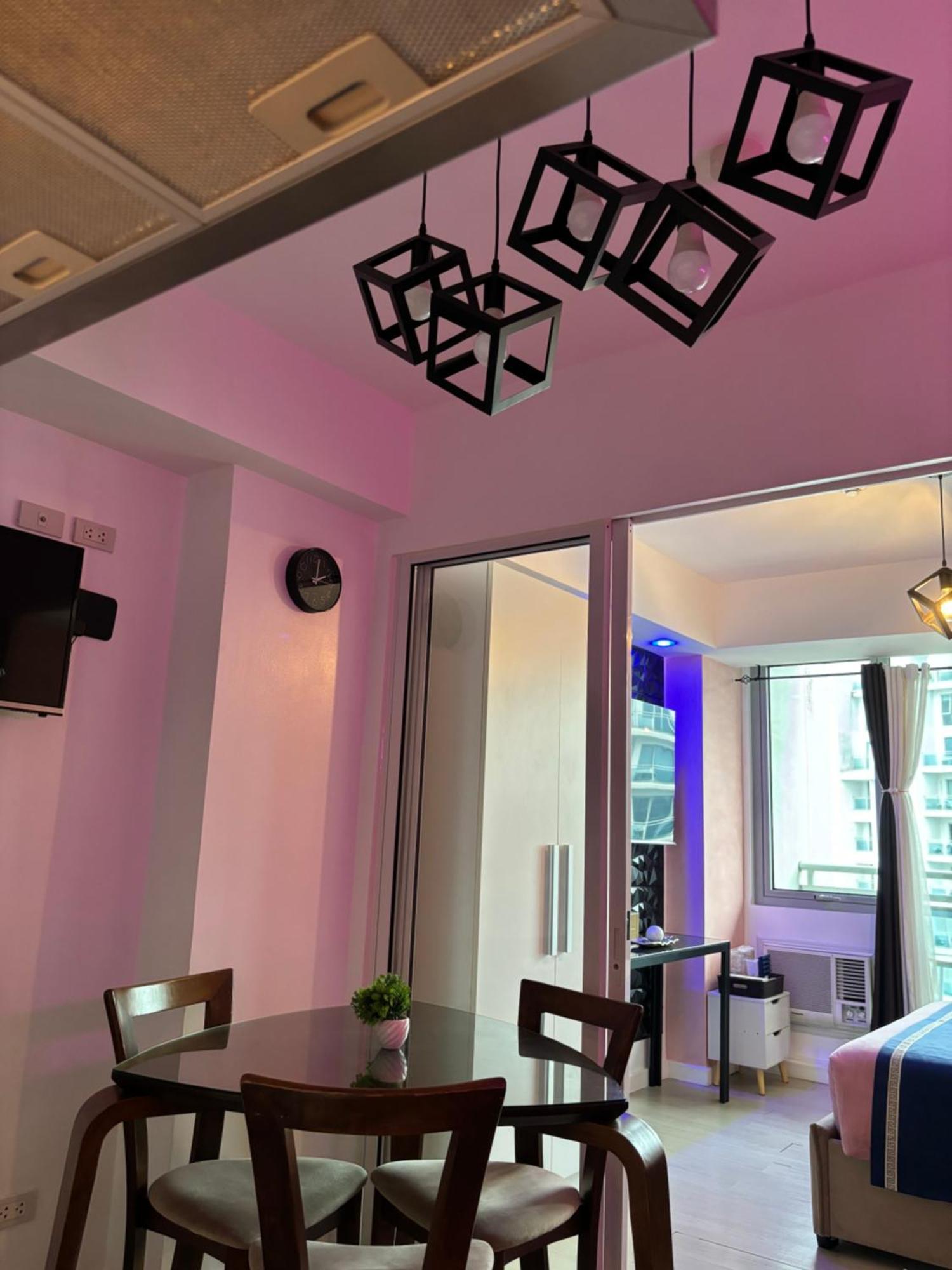 Aparthotel Azure Urban Residences - Staycationary Miami 1710 Paranaque City