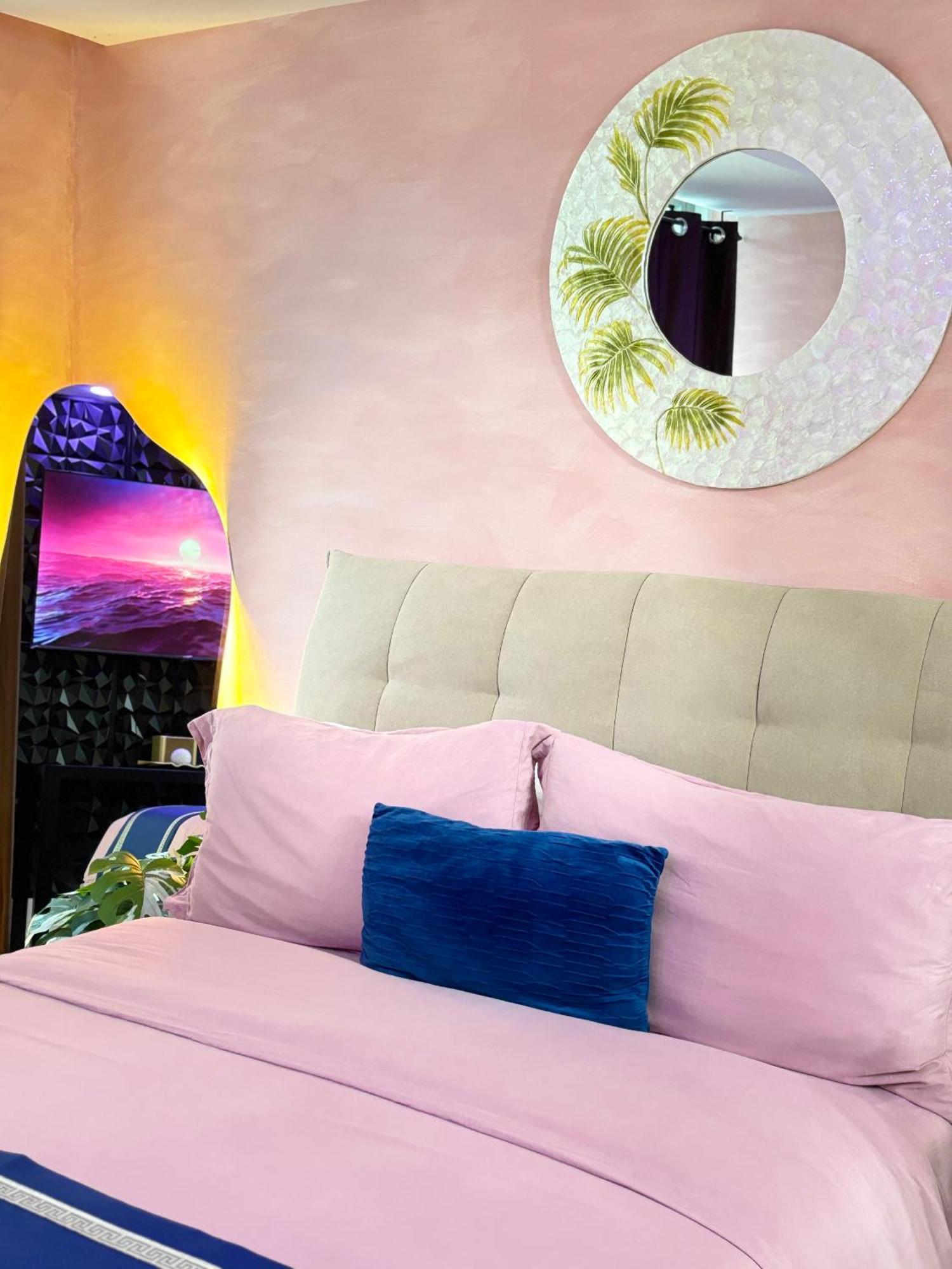 Azure Urban Residences - Staycationary Miami 1710 Aparthotel *