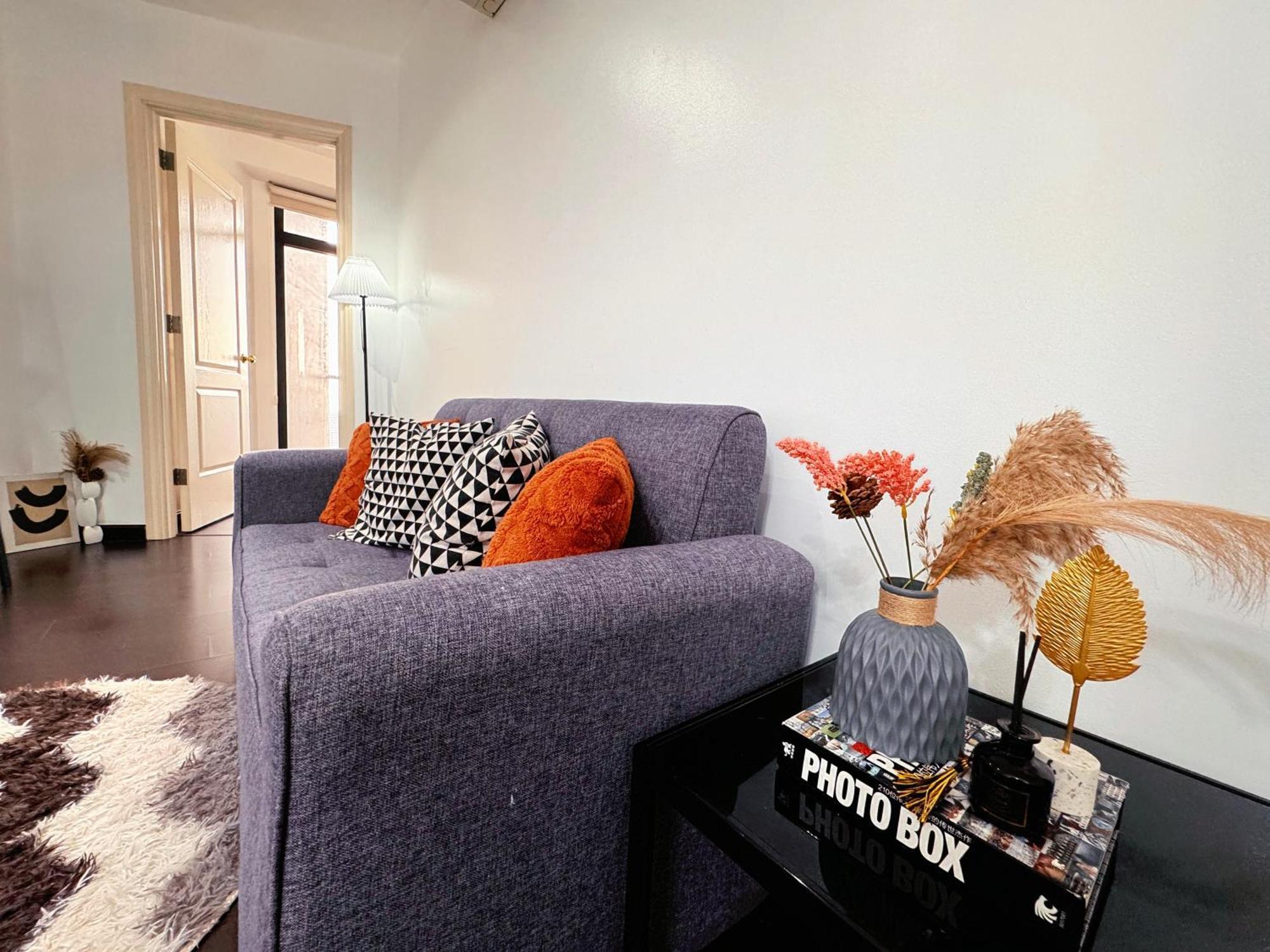 The Gramercy Residences New Sleek 1br Suite, 600mbps Wifi, Netflix & Free Amenities Manila