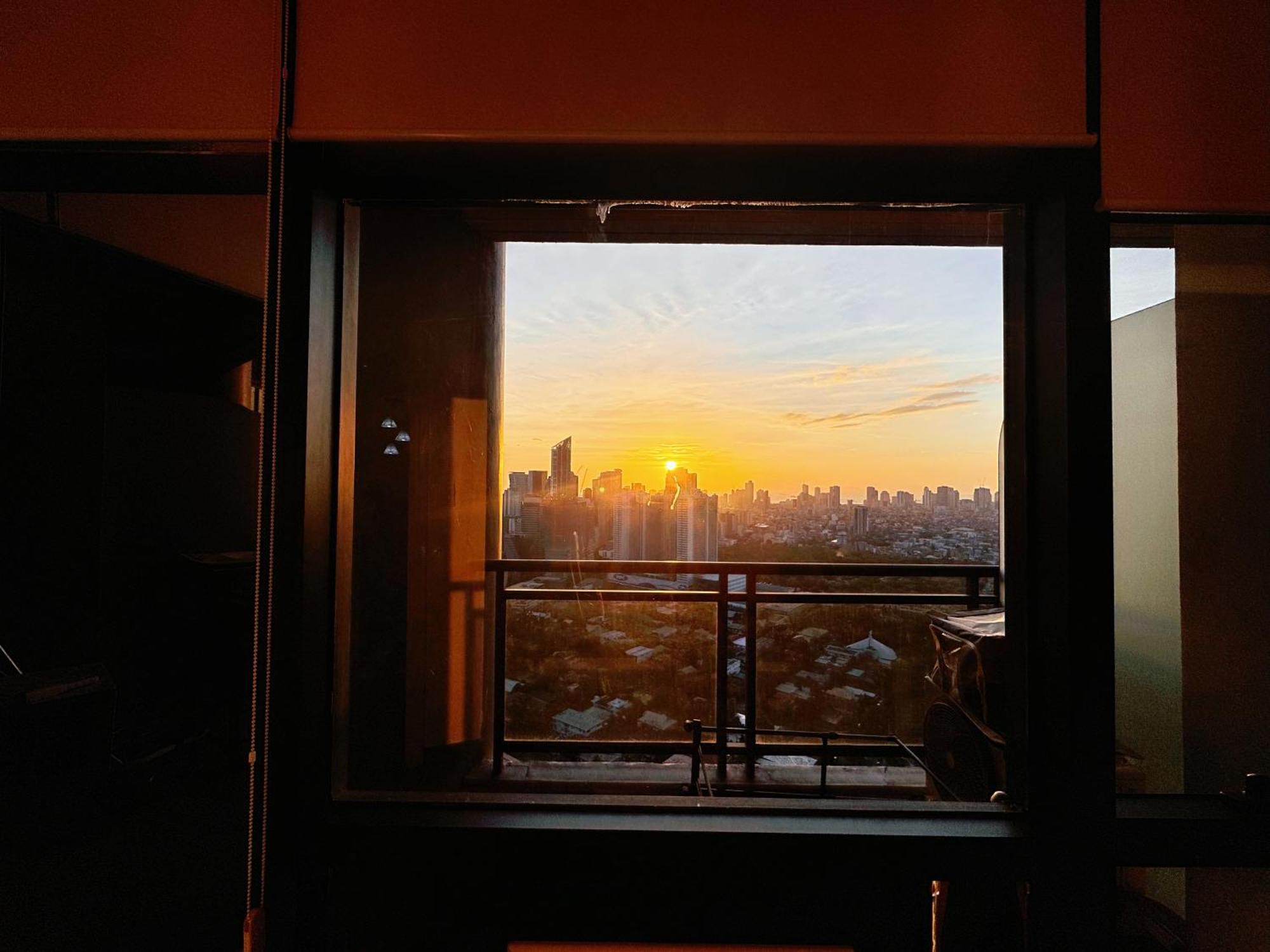 Hotel The Gramercy Residences New Sleek 1br Suite, 600mbps Wifi, Netflix & Free Amenities Manila