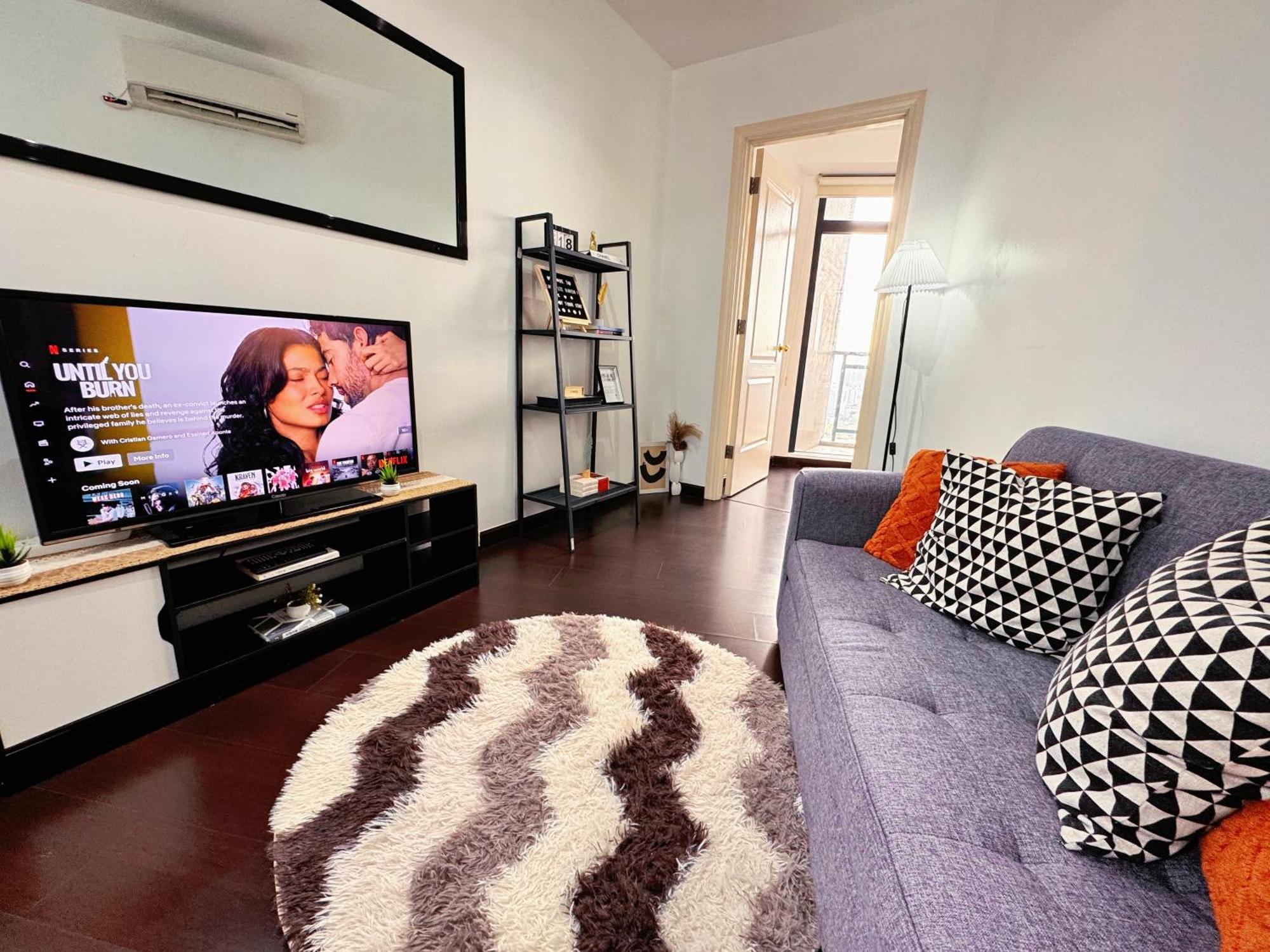 The Gramercy Residences New Sleek 1br Suite, 600mbps Wifi, Netflix & Free Amenities 5*