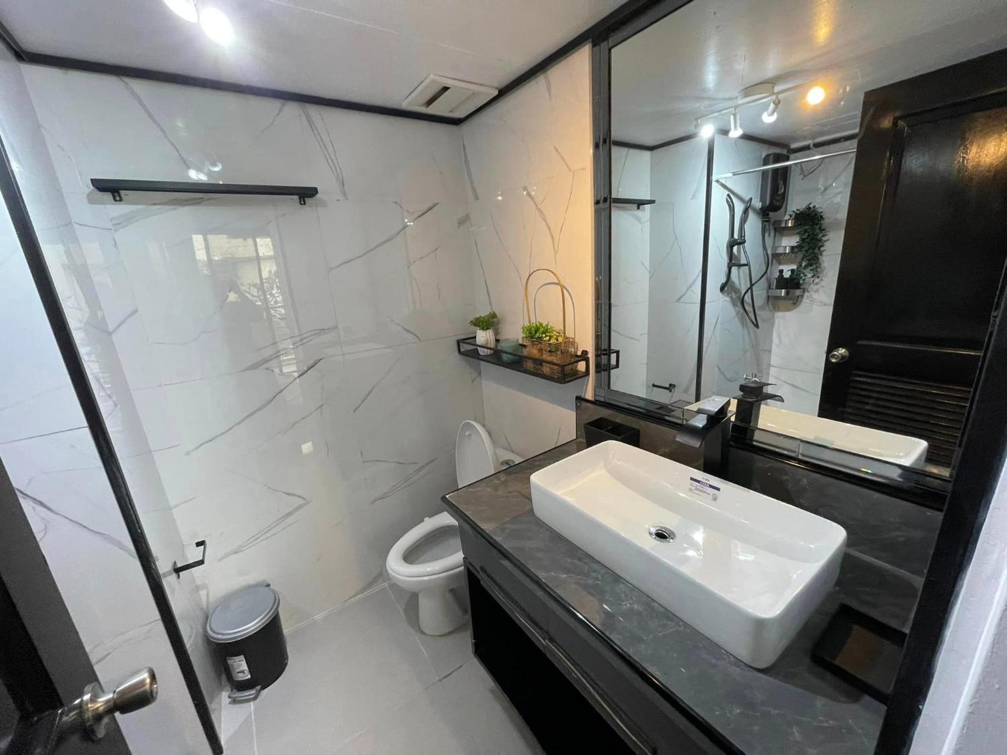 3 Bedroom 89sqm Midrise Condotel Apartment *