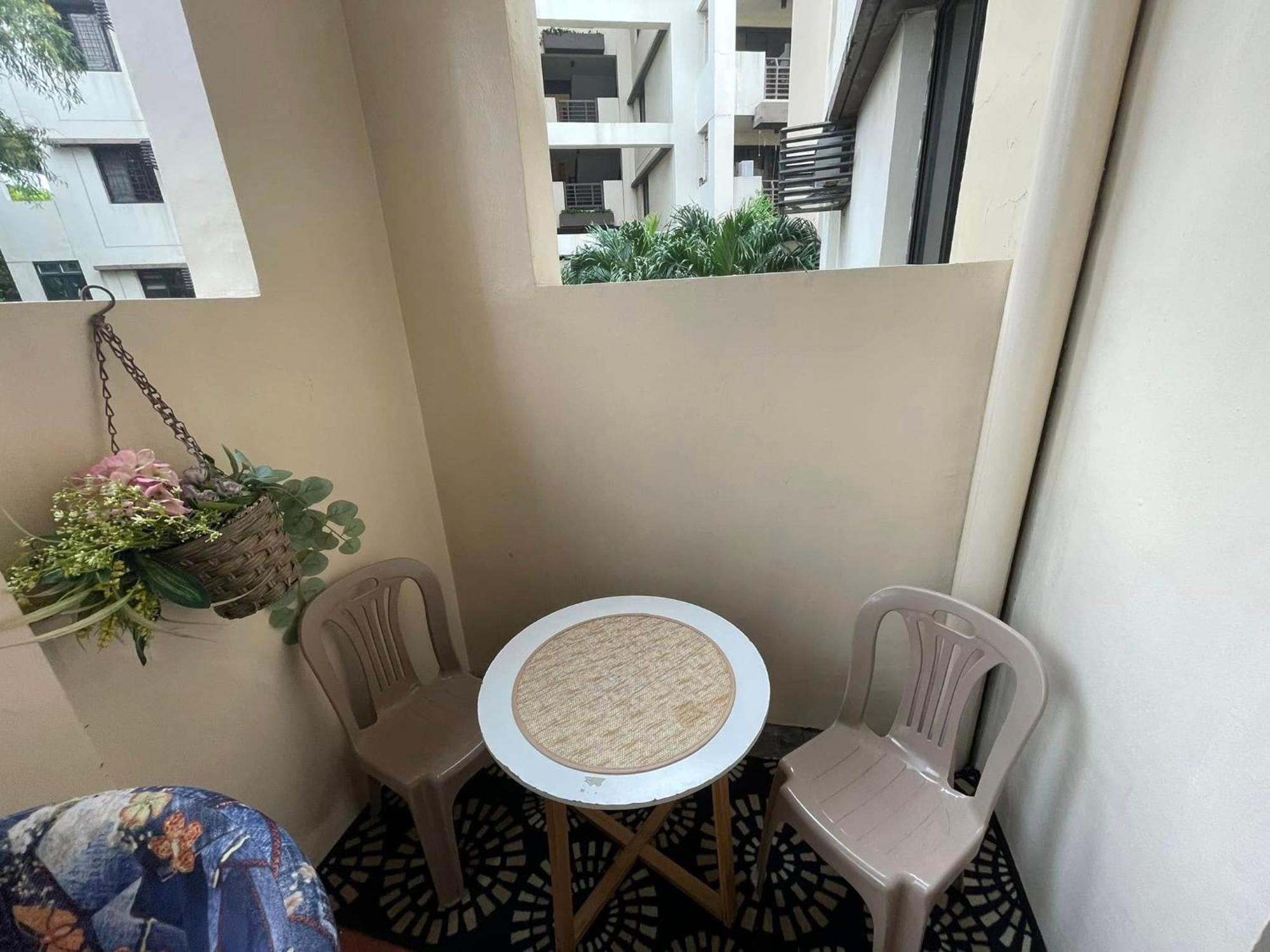 Apartment 3 Bedroom 89sqm Midrise Condotel Manila
