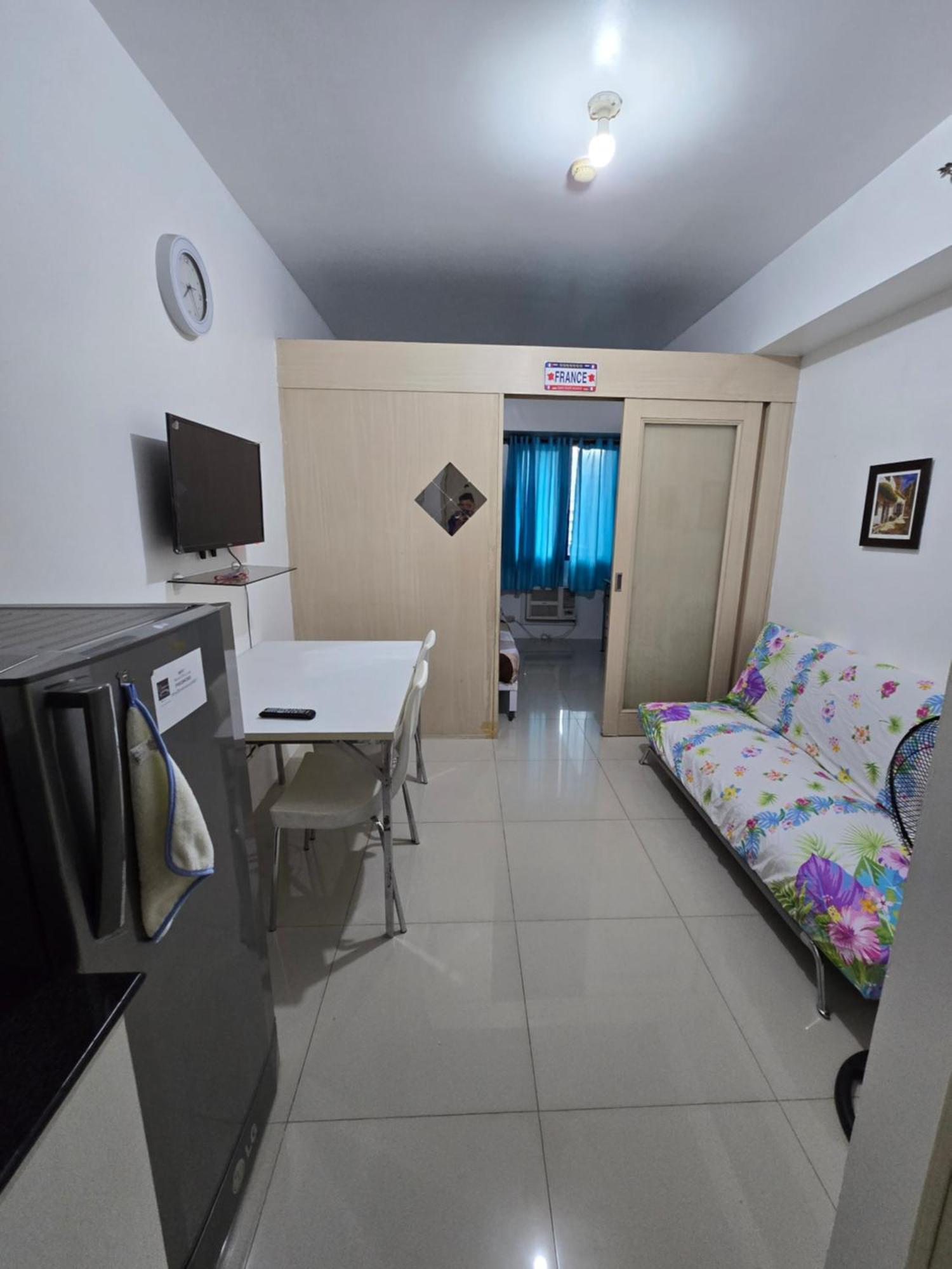 Apartment Sea Warren Place Manila