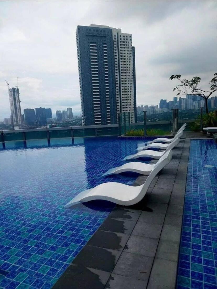 Aparthotel Superior Eastwood Global Plaza Luxury Manila