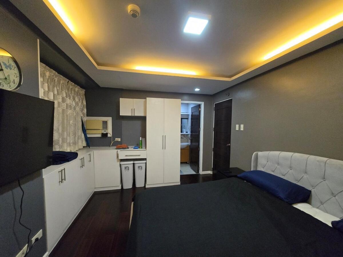 Bgc - Spacious Modern 2 Bedrooms 2 Bathrooms With Balcony Apartment *