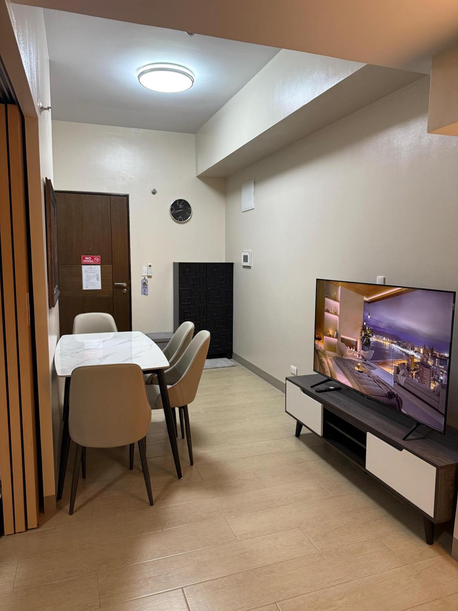 Aparthotel Superior Eastwood Global Plaza Luxury Manila