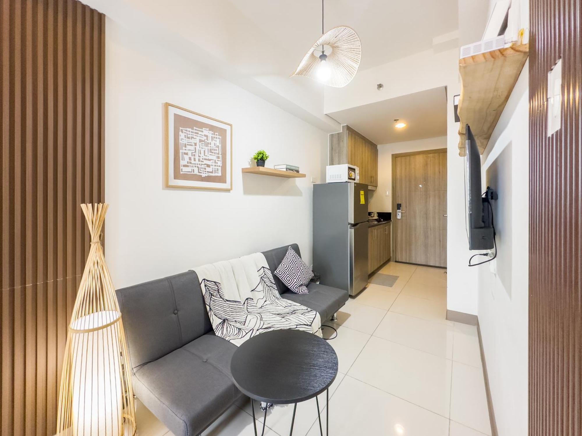 Apartment Gemstonebr In Smdc Coast Residences