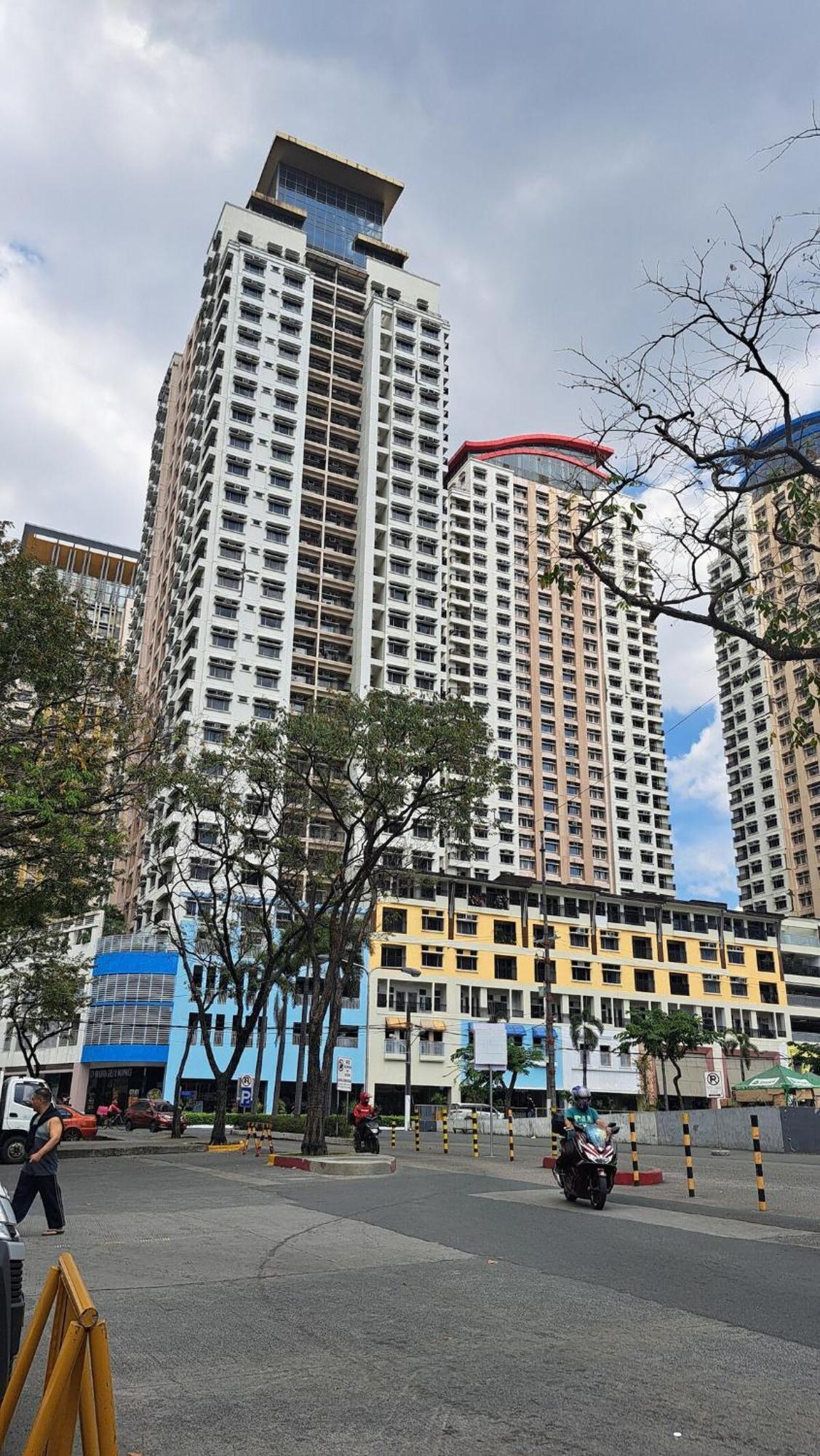 Apartment Comfy 1br For 2 In Araneta Center Cubao Qc Manila