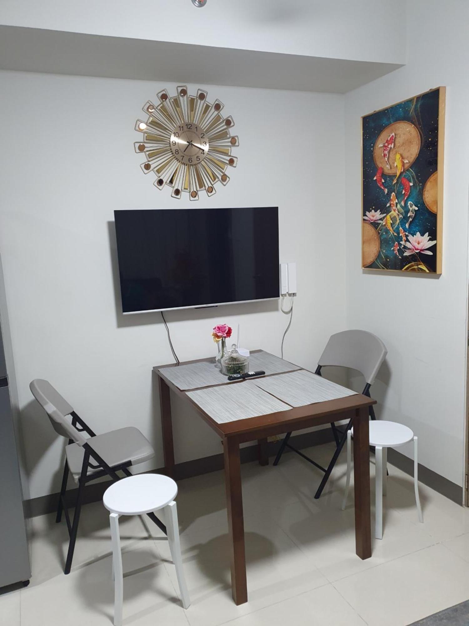 Divine's - S Residences 2br Unit, Bldg 1 Near Moa * Manila