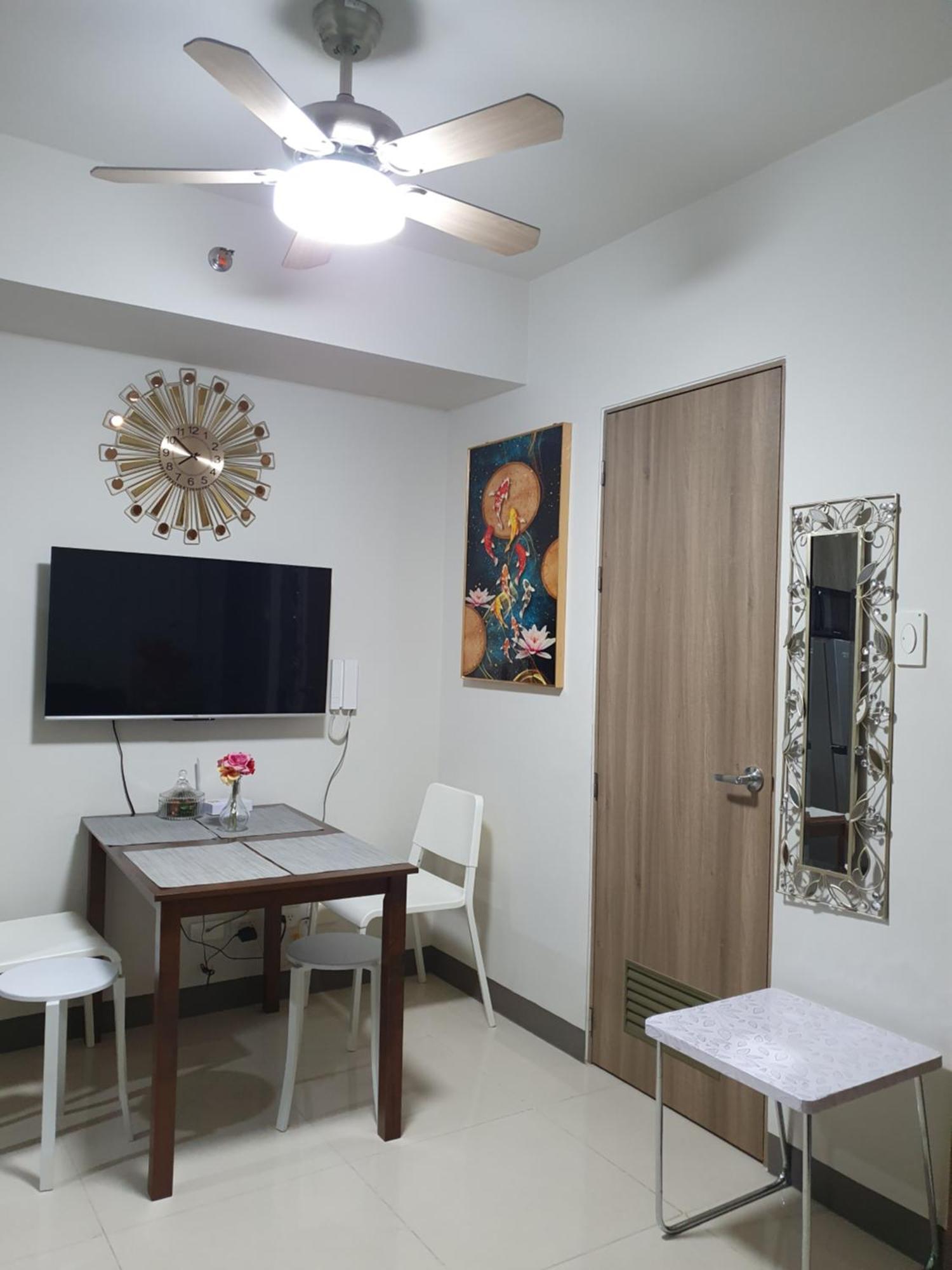 Divine's - S Residences 2br Unit, Bldg 1 Near Moa * Manila