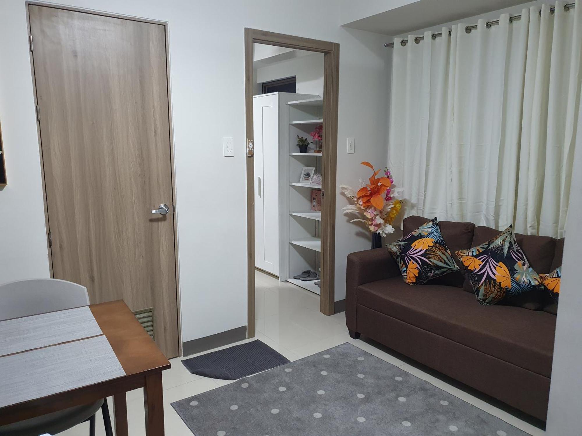 Aparthotel Divine's - S Residences 2br Unit, Bldg 1 Near Moa