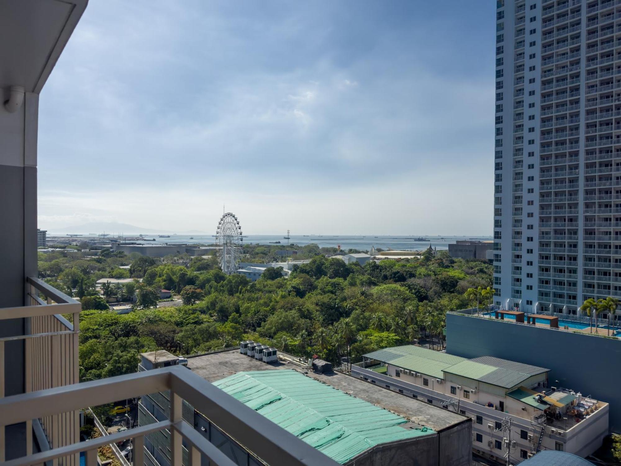 Gemstonebr In Smdc Coast Residences Apartment