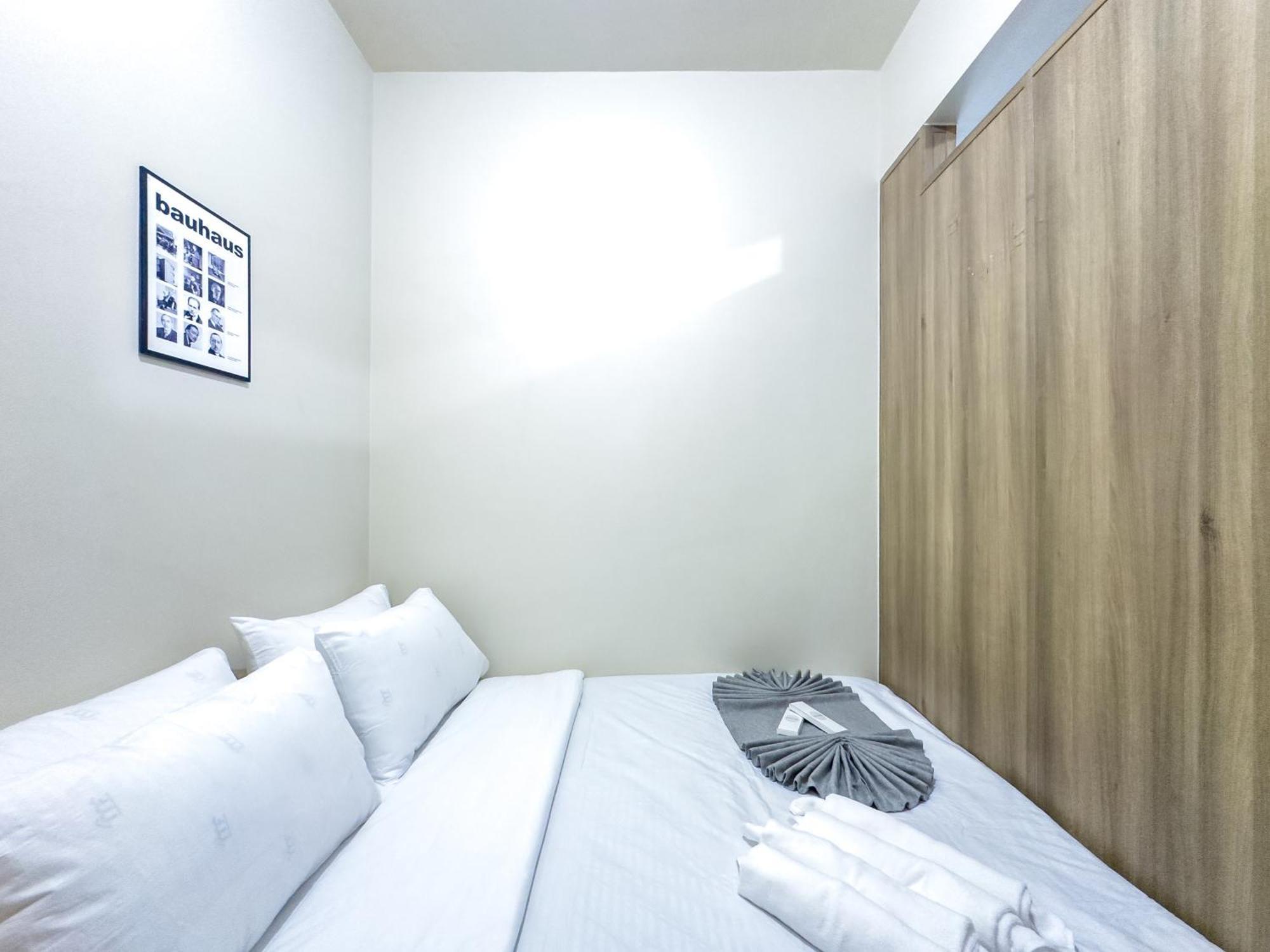 Gemstonebr In Smdc Coast Residences Manila
