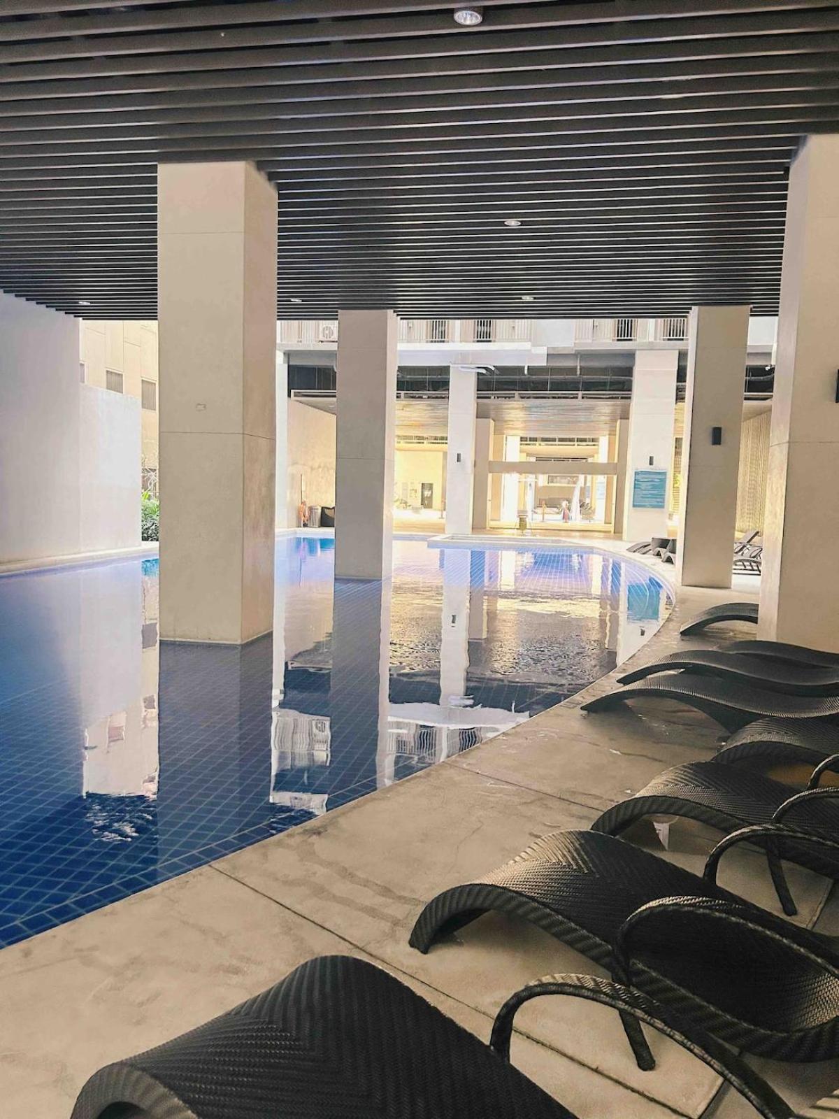 Aparthotel Divine's - S Residences 2br Unit, Bldg 1 Near Moa Manila
