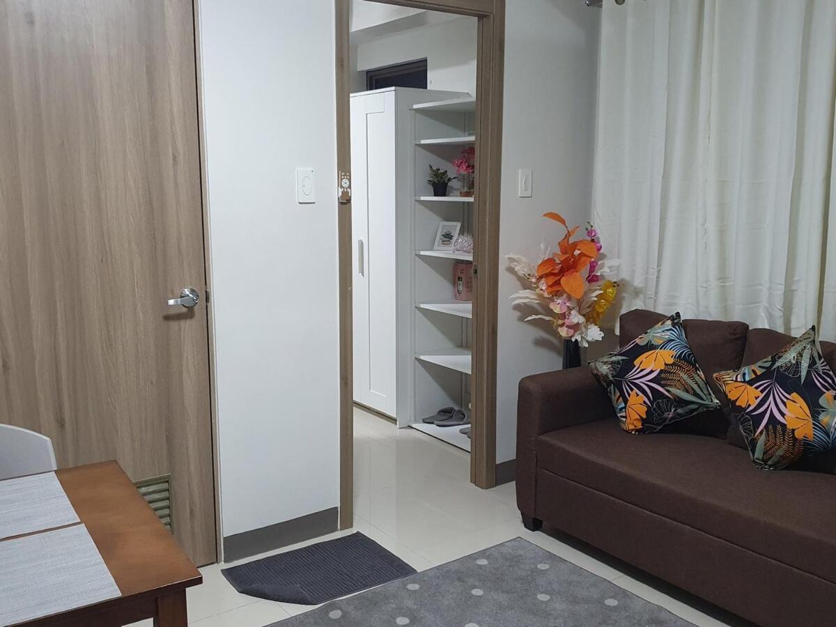 Divine's - S Residences 2br Unit, Bldg 1 Near Moa Manila