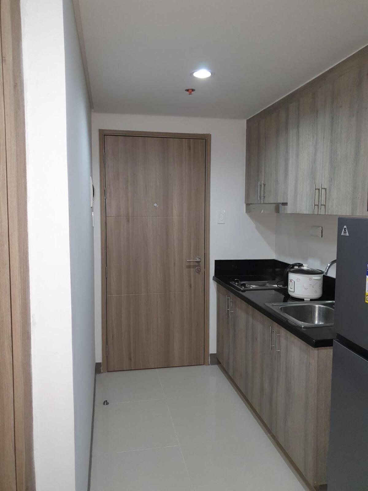 Divine's - S Residences 2br Unit, Bldg 1 Near Moa Manila