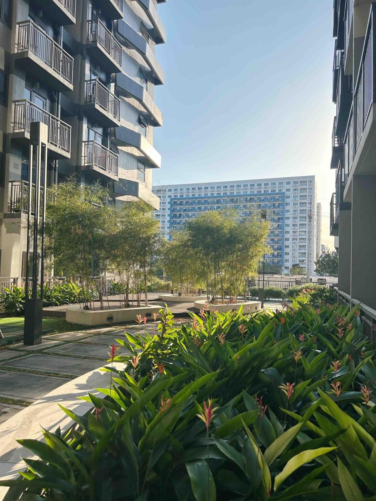 Divine's - S Residences 2br Unit, Bldg 1 Near Moa *