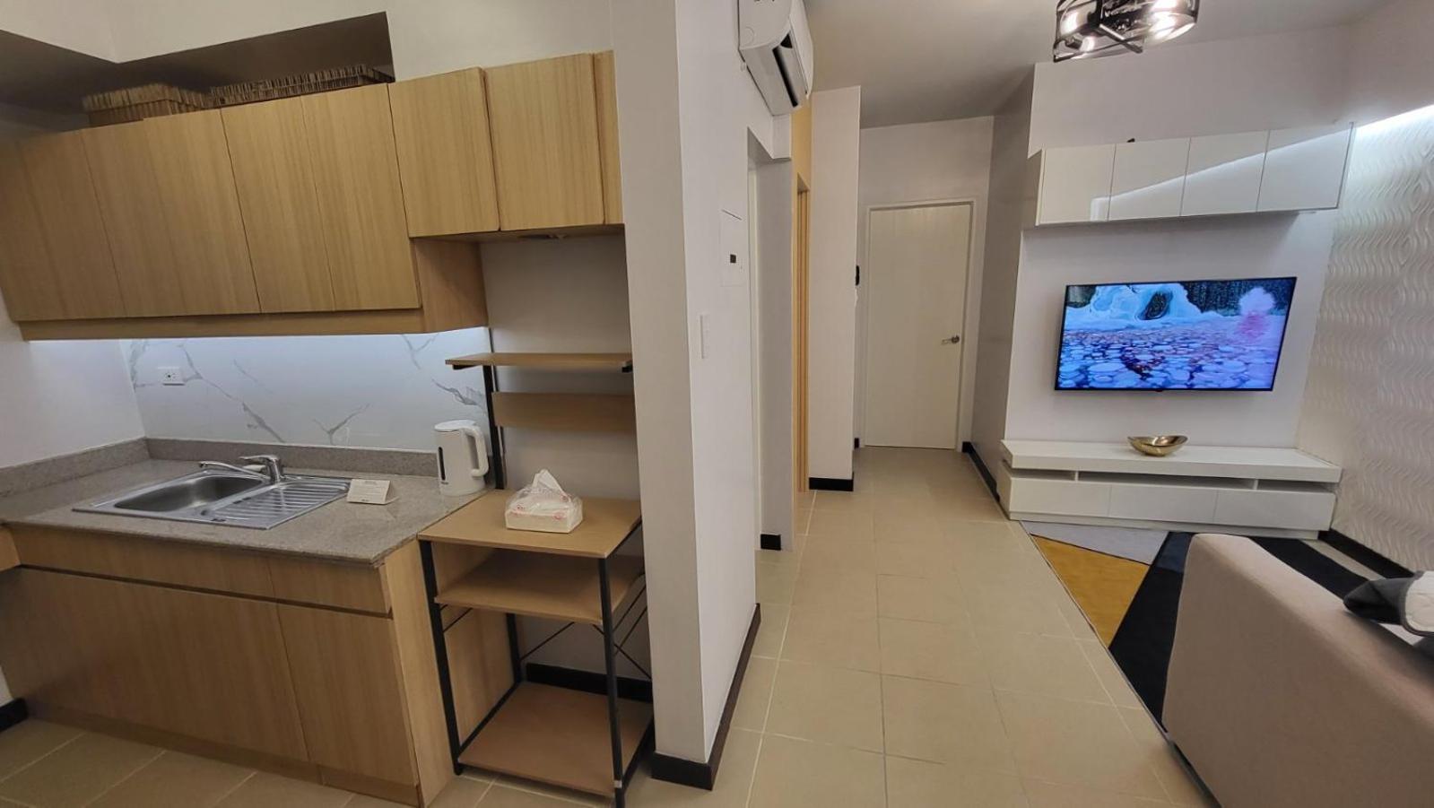 The Atherton- Spacious Modern Unit In Paranaque Near The Airport, Makati, Bgc And Highways Paranaque City