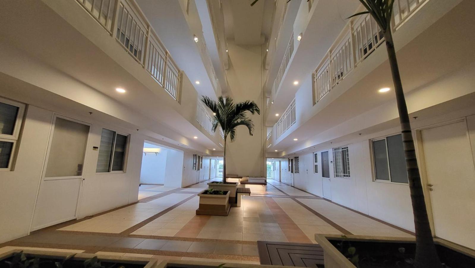 Aparthotel The Atherton- Spacious Modern Unit In Paranaque Near The Airport, Makati, Bgc And Highways